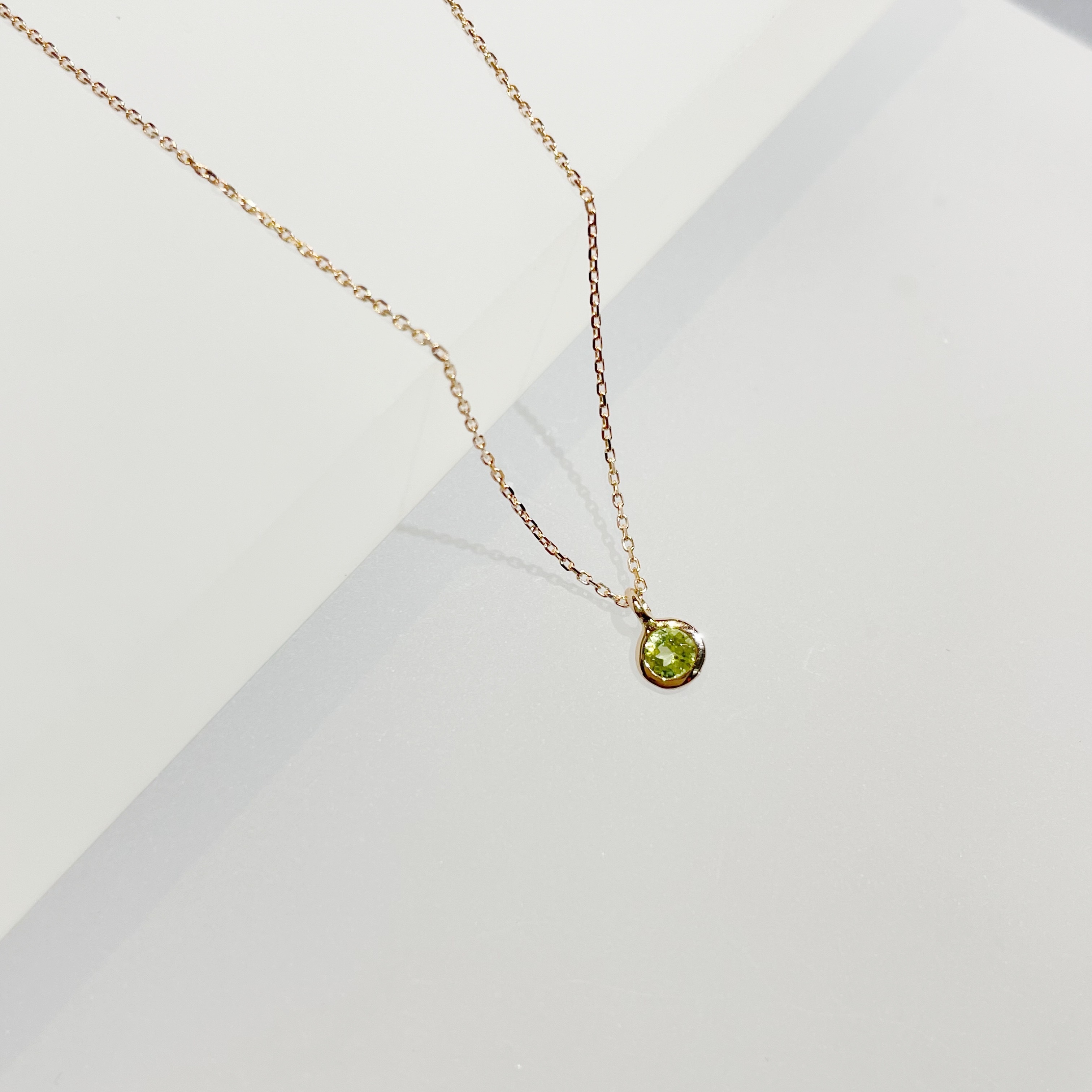 14K Lego鑽面圓形橄欖石鎖骨鏈