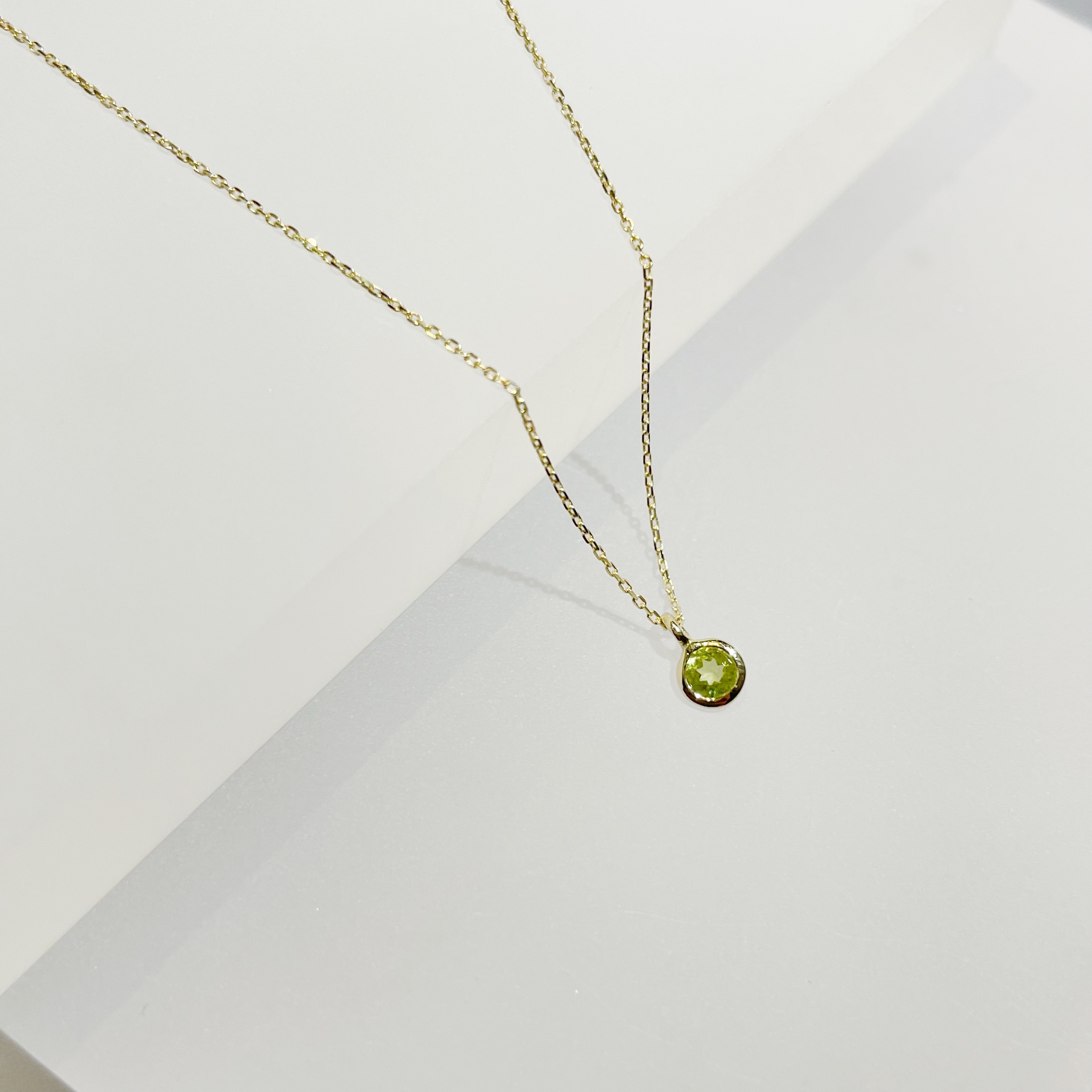 14K Lego鑽面圓形橄欖石鎖骨鏈