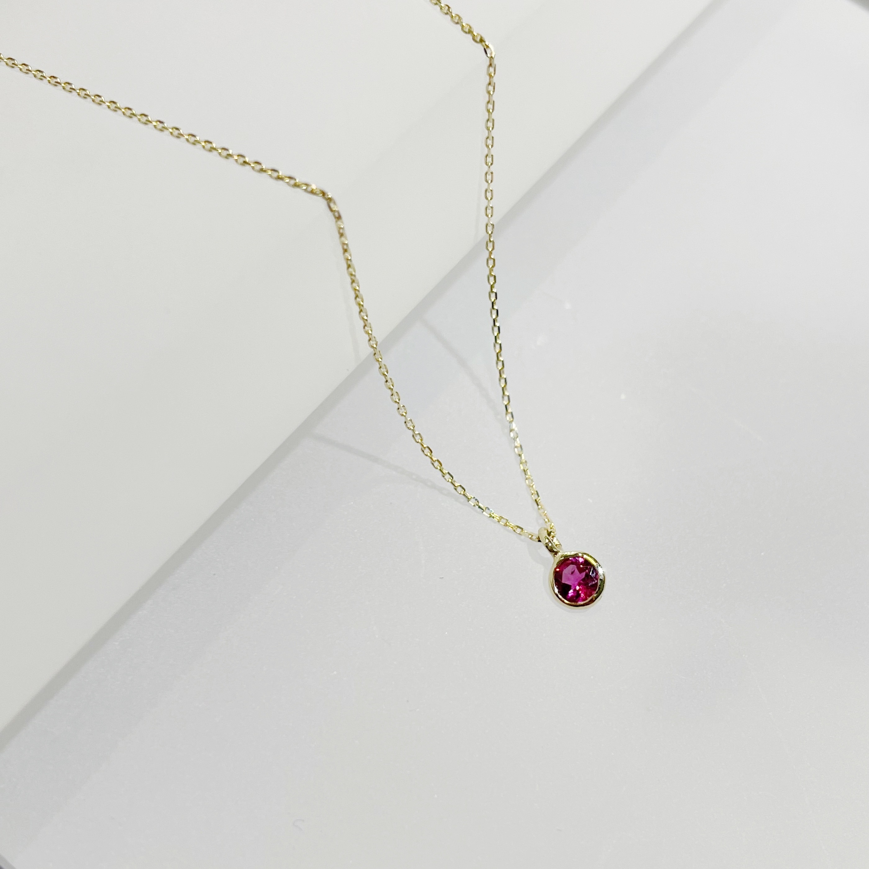 14K Lego鑽面圓形玫瑰石榴鎖骨鏈