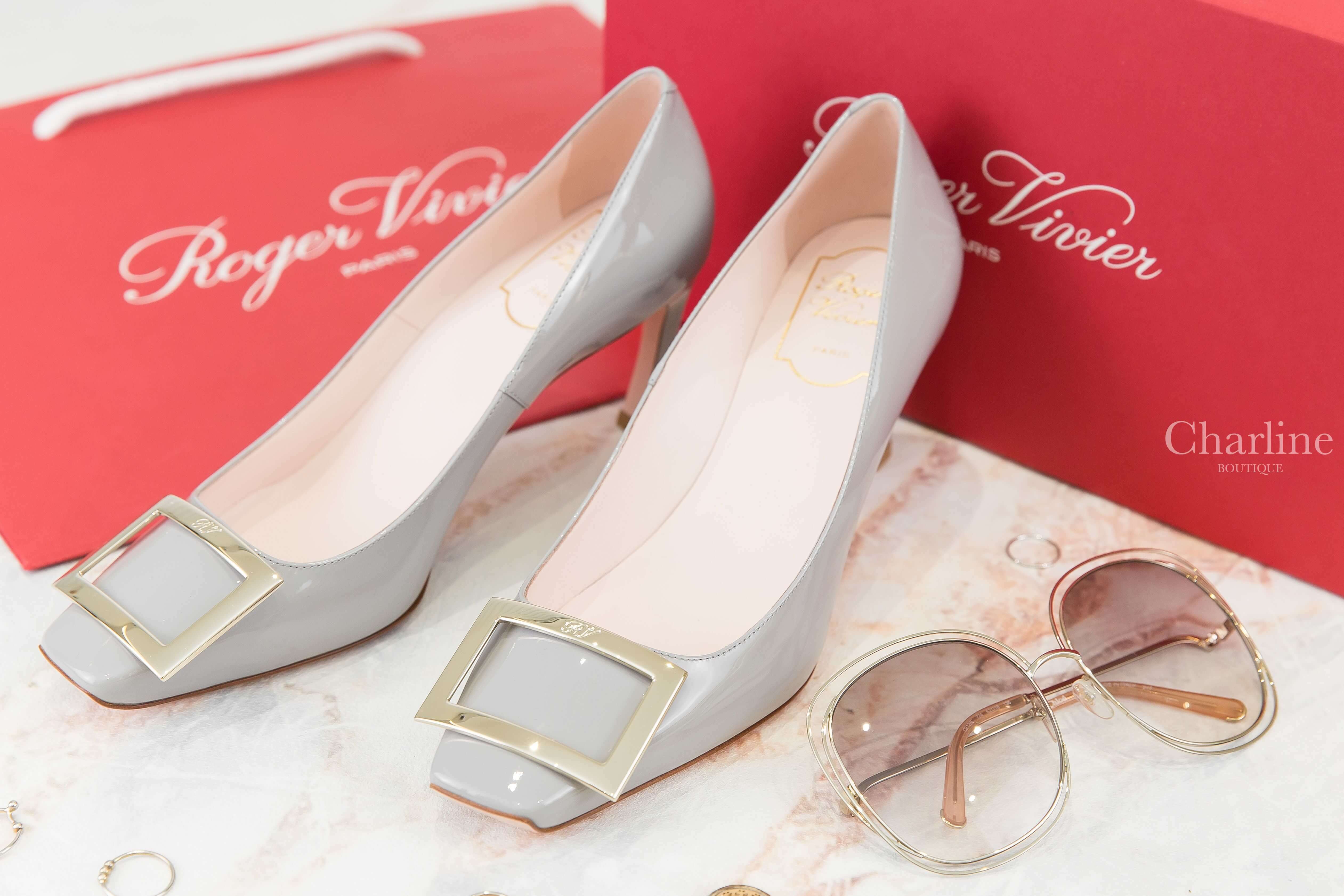 Roger Vivier Trompette Metal Buckle Pumps In Patent Leather 灰色漆皮淡金色方釦7cm高跟鞋-Charline Boutique 精品代購