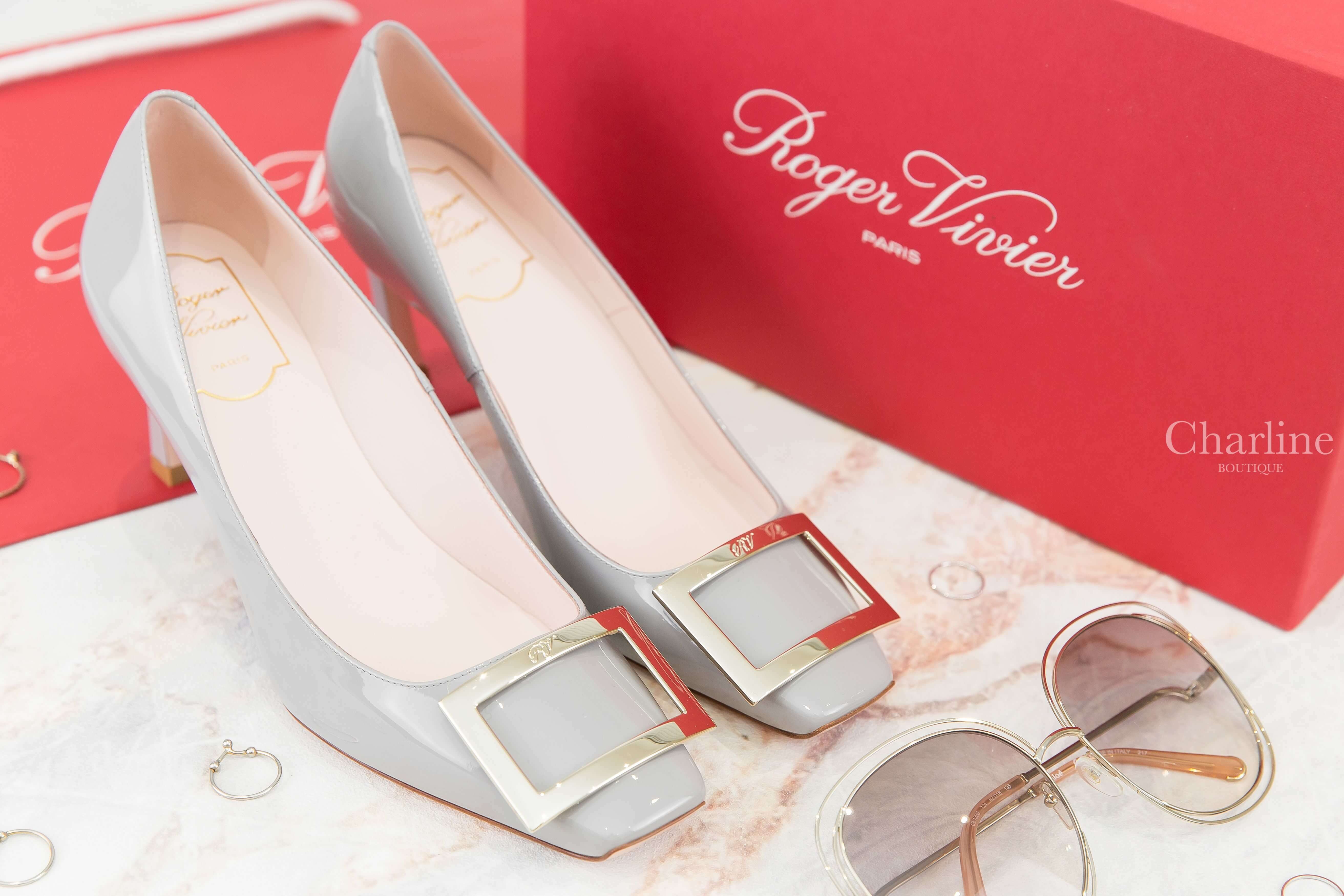Roger Vivier Trompette Metal Buckle Pumps In Patent Leather 灰色漆皮淡金色方釦7cm高跟鞋-Charline Boutique 精品代購