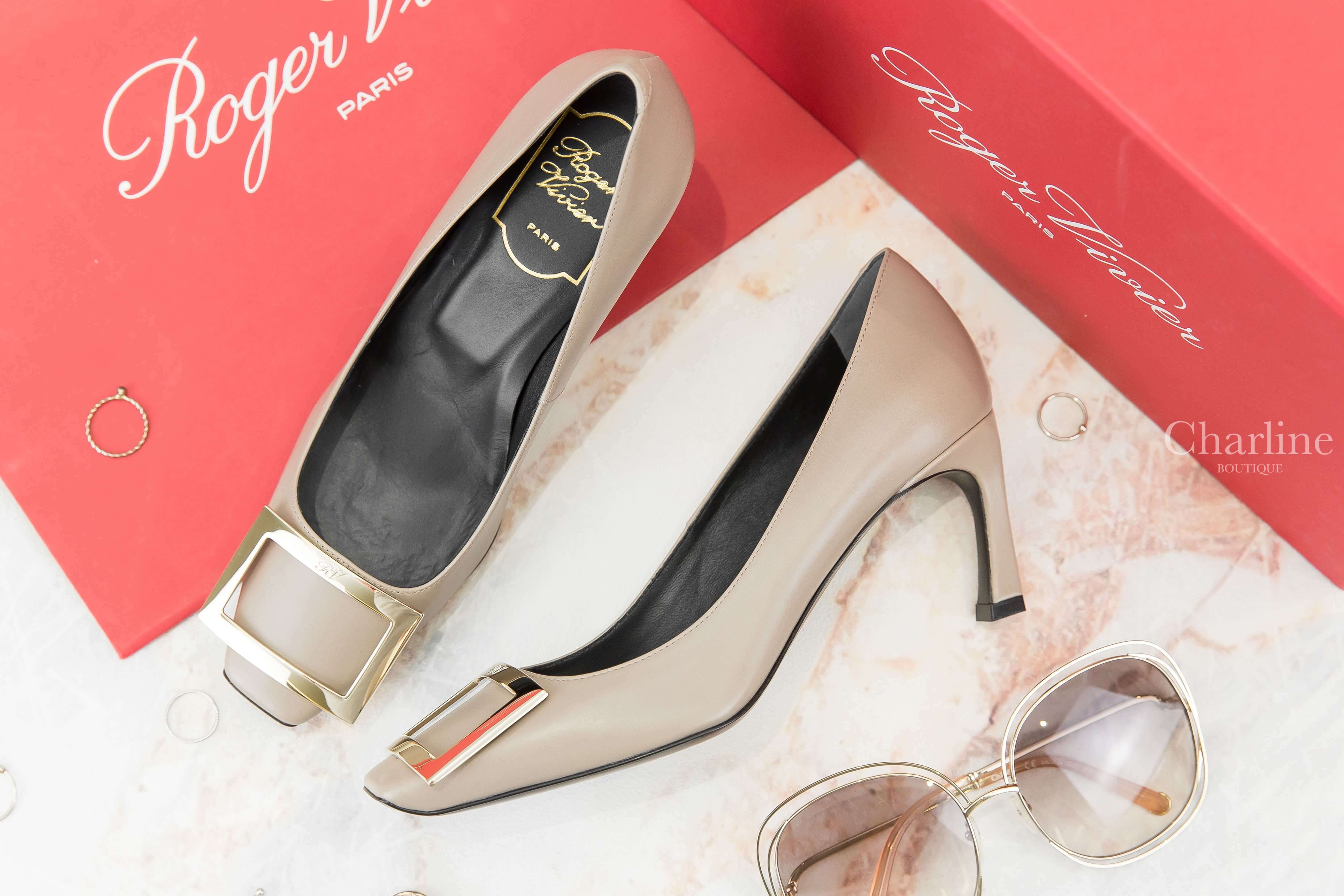 Roger Vivier Trompette Metal Buckle Pumps In Leather 米褐色皮革淡金色方釦7cm高跟鞋-Charline Boutique 精品代購