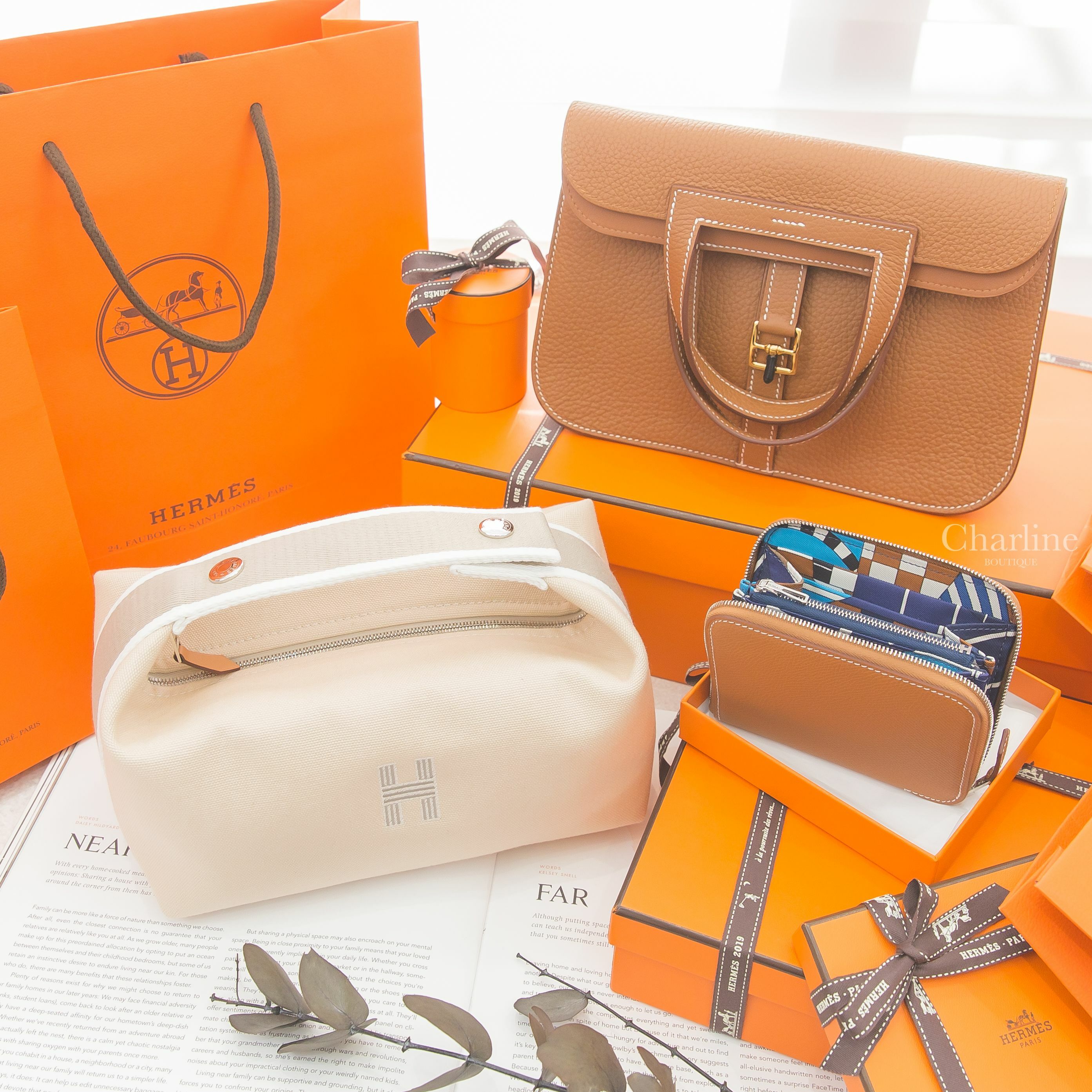 Hermès Bride A Brac Case 米白色提把棉質小型手提包,Hermès Silk' In Compact Wallet 焦糖色絲巾短夾,Hermès Halzan 25cm 焦糖色金釦-Charline Boutique 精品代購