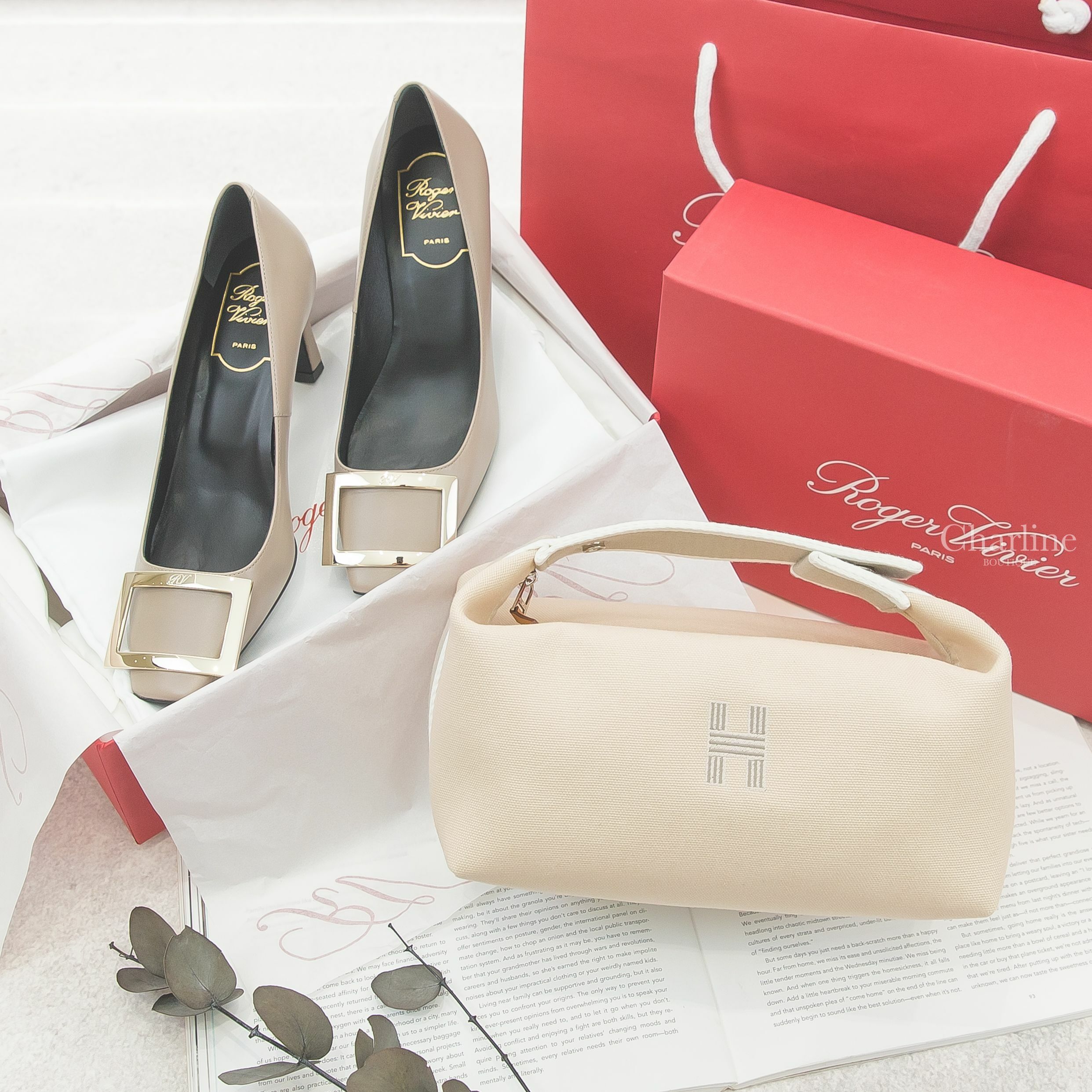 Roger Vivier Trompette Metal Buckle Pumps 米褐色皮革淡金色方釦高跟鞋,Hermès Bride A Brac Case 米白色棉質小型手提包-Charline Boutique 精品代購