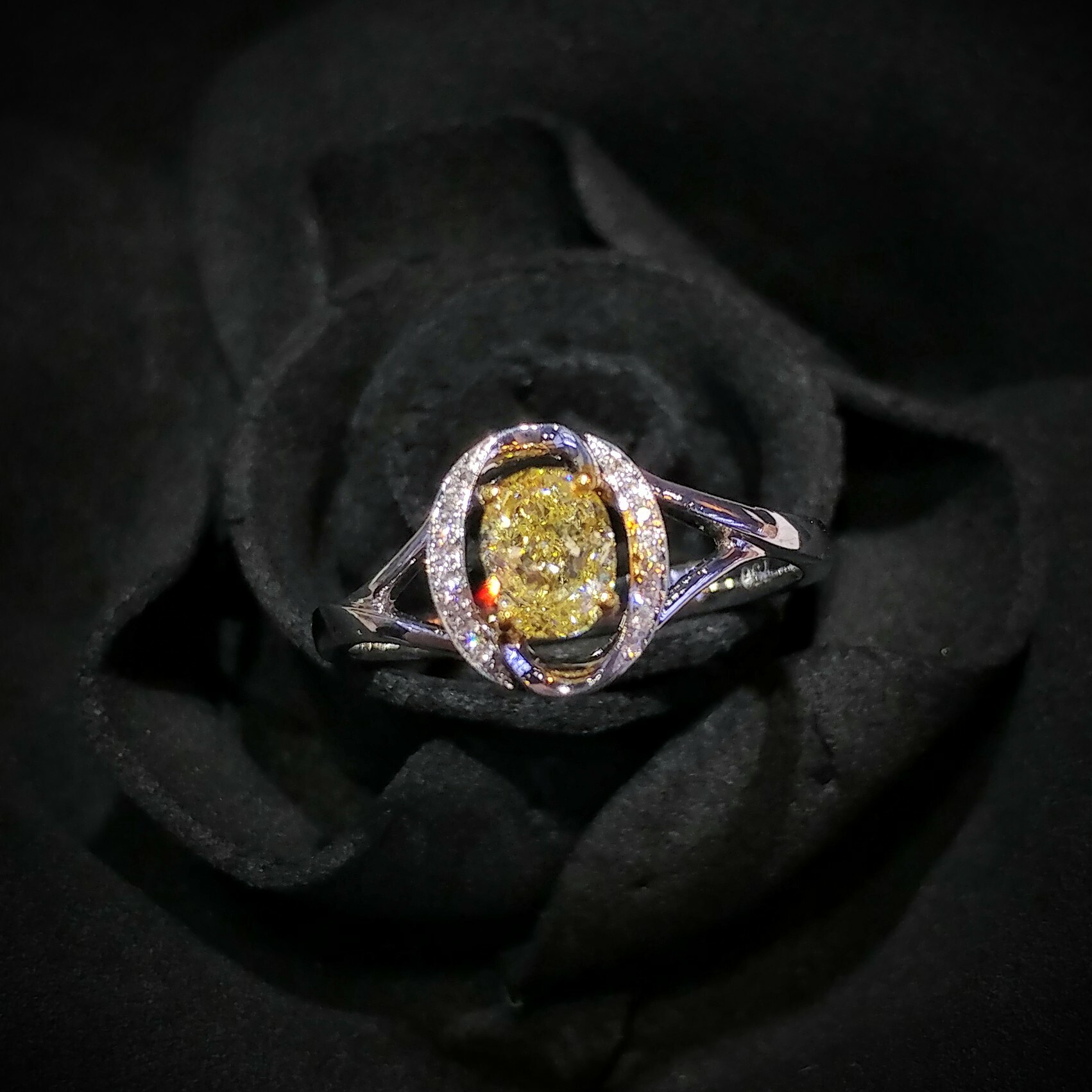 18K Gold 0.55ct Fancy Yellow Oval Cut Diamond Ring