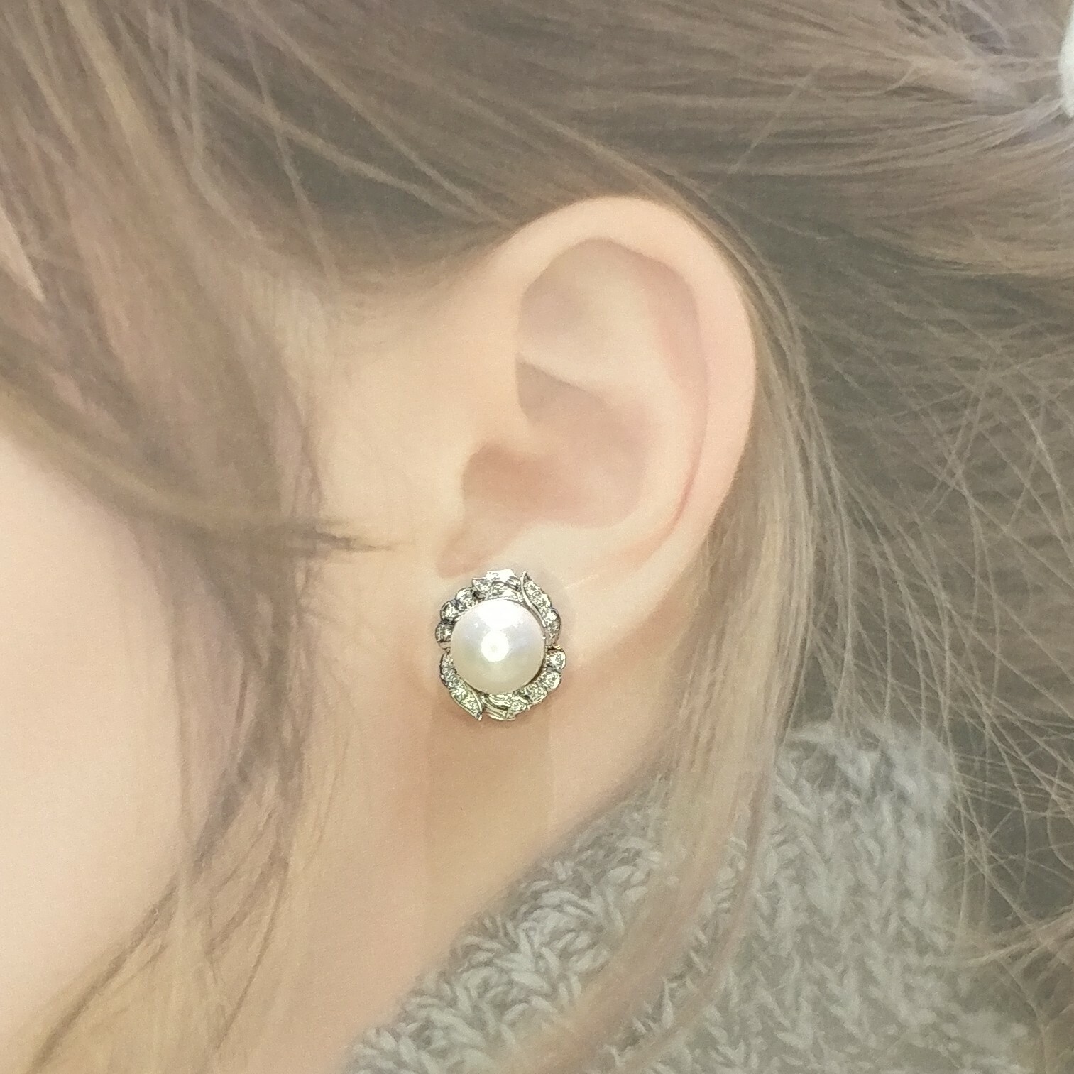 18K White Gold Pearl and Diamond Earrings