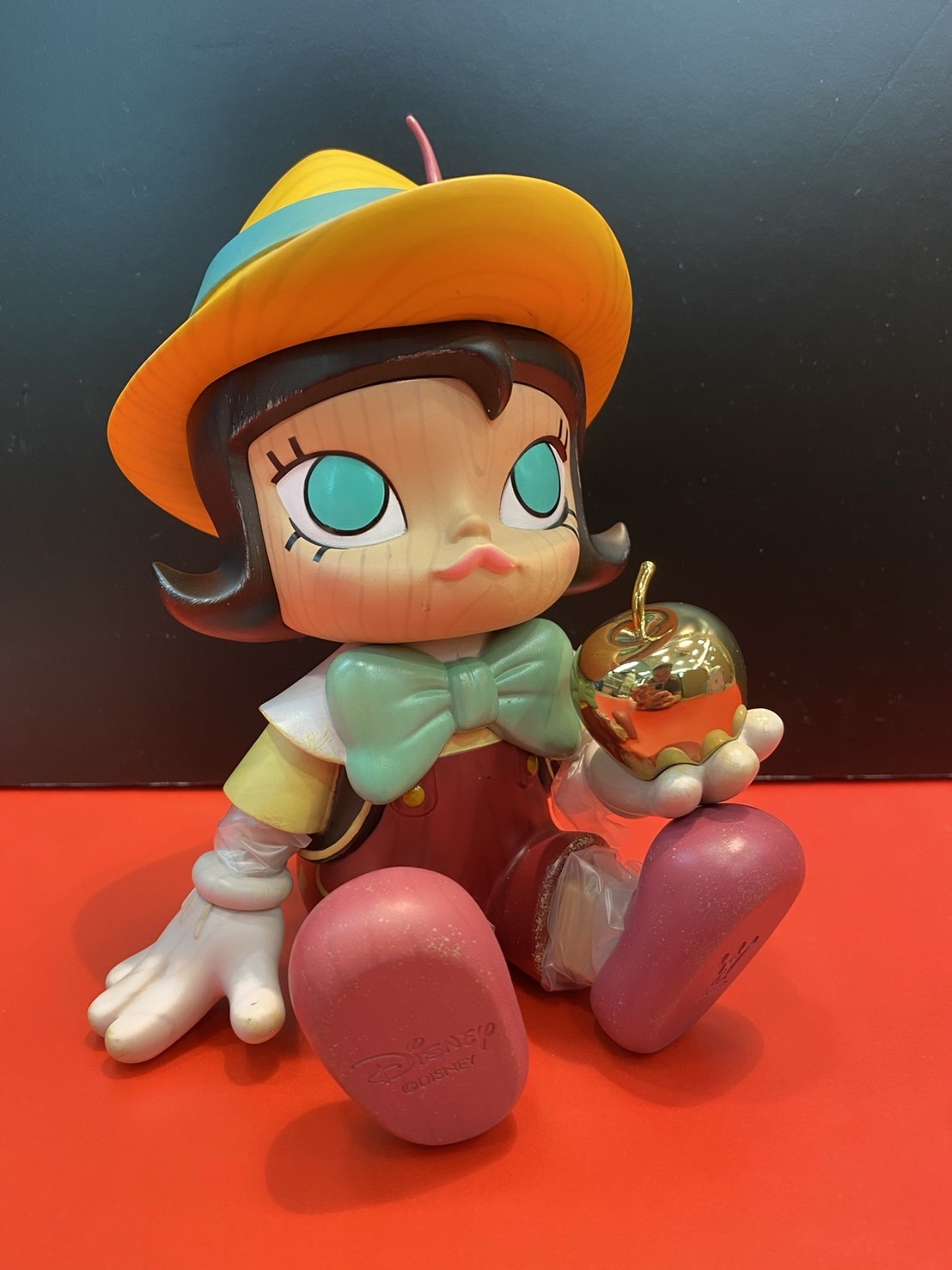 Molly x Disney x Pinocchio 小木偶木紋面金蘋果