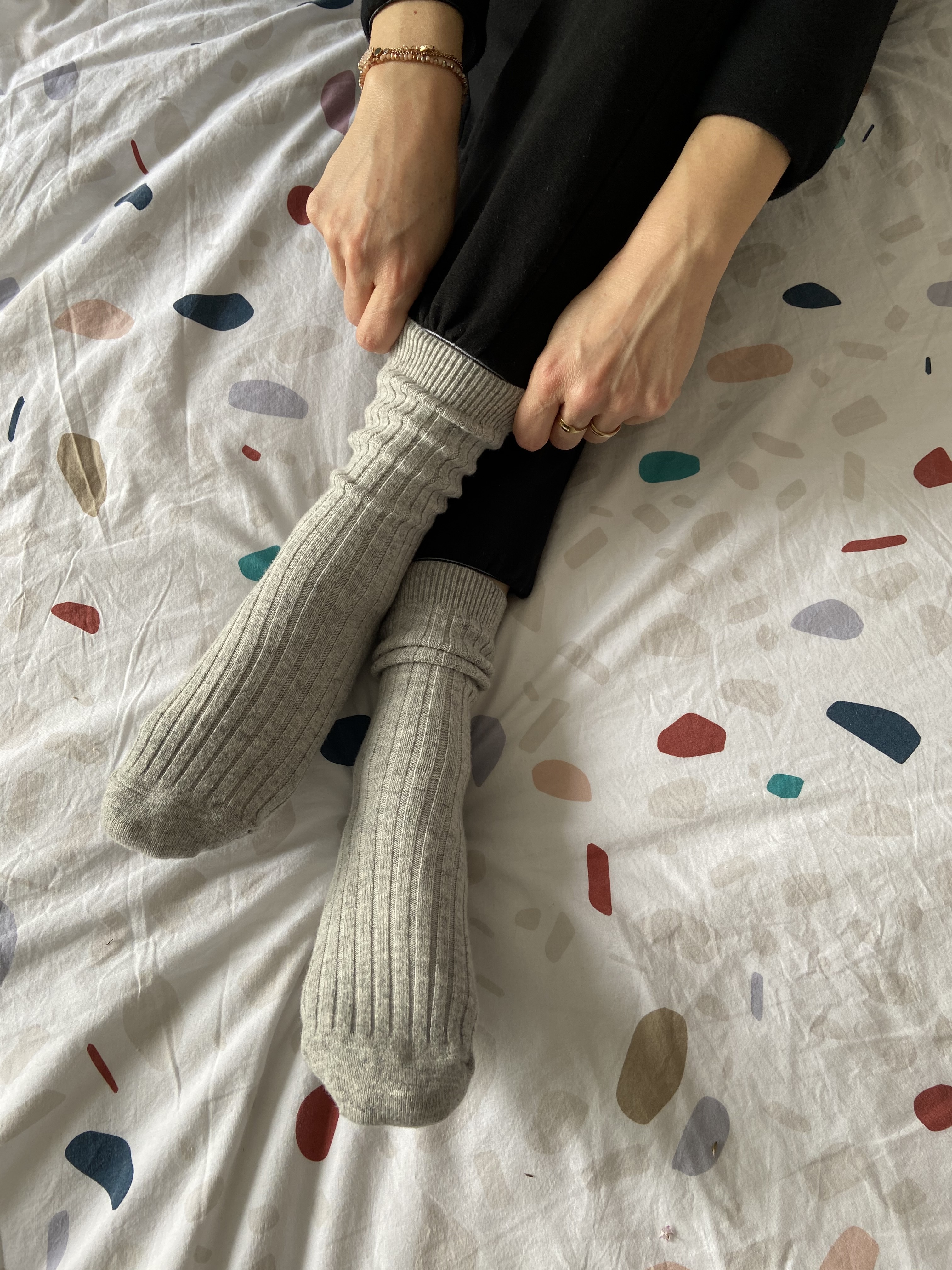 COLLÉGIEN - Chamois Wool & Cashmere Ribbed Crew Socks（Gris Clair）