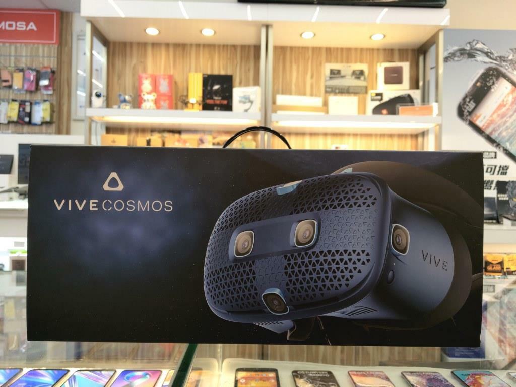 HTC VIVE COSMOS 使用10回程度-