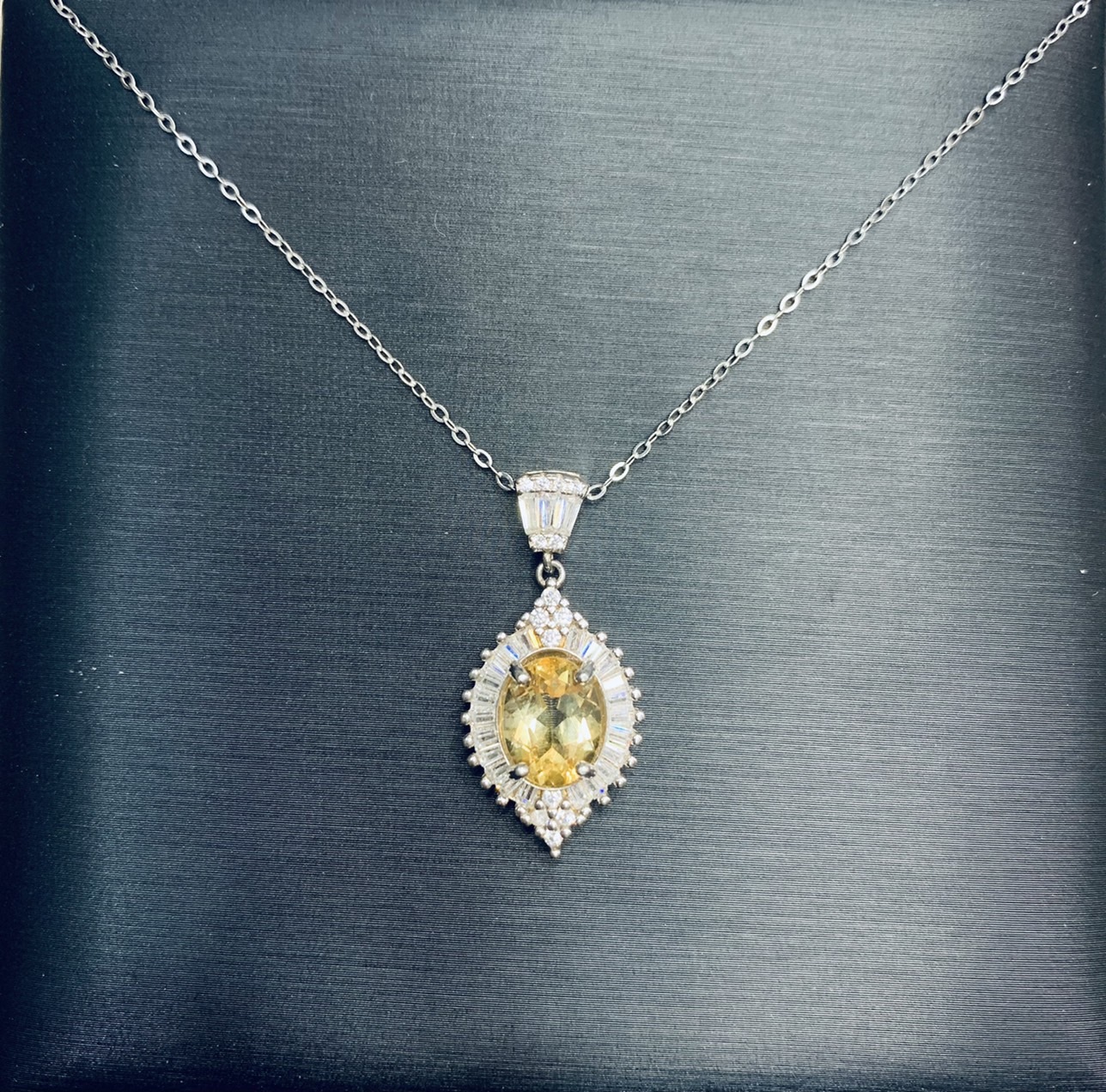 招財與愉悅丨黃水晶項墜丨十一月