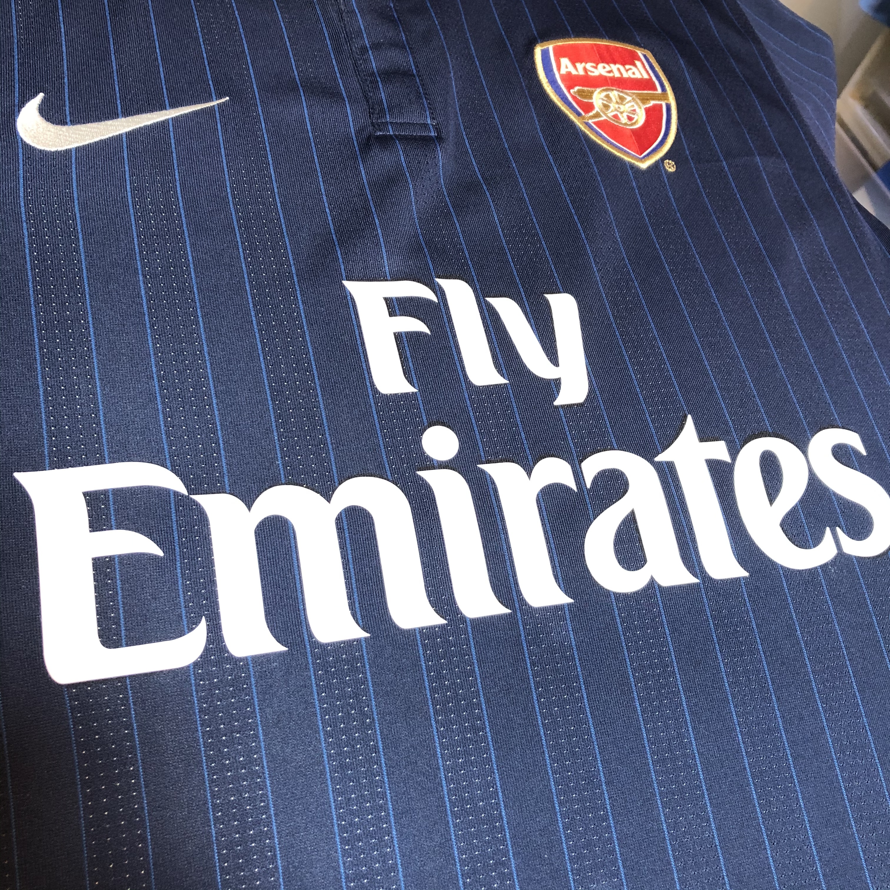 FLY EMIRATES球衣廣告