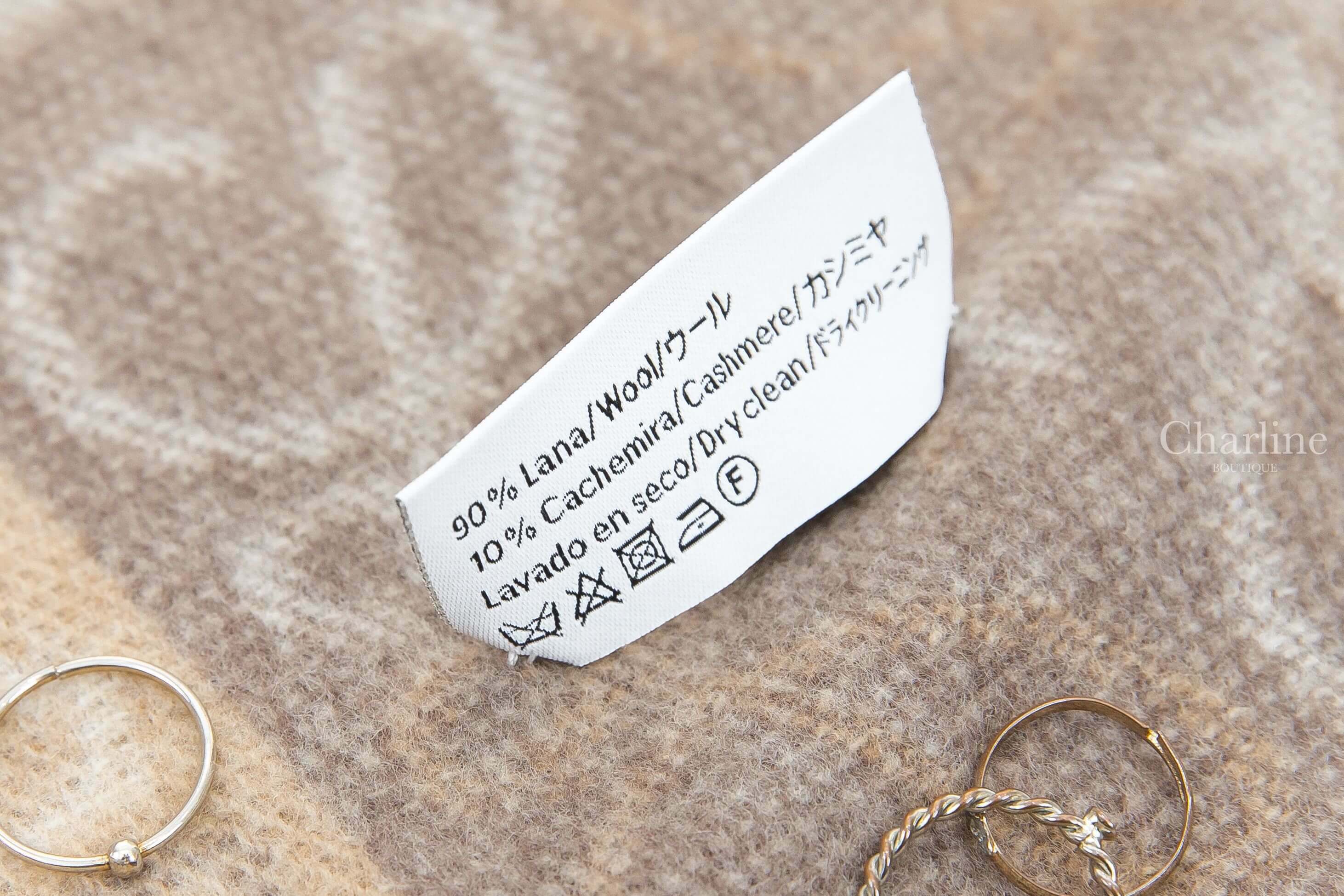 Loewe Anagram Scarf In Wool And Cashmere 白色/淺褐色滿版方格Logo雙面喀什米爾混羊毛流蘇圍巾-Charline Boutique 精品代購