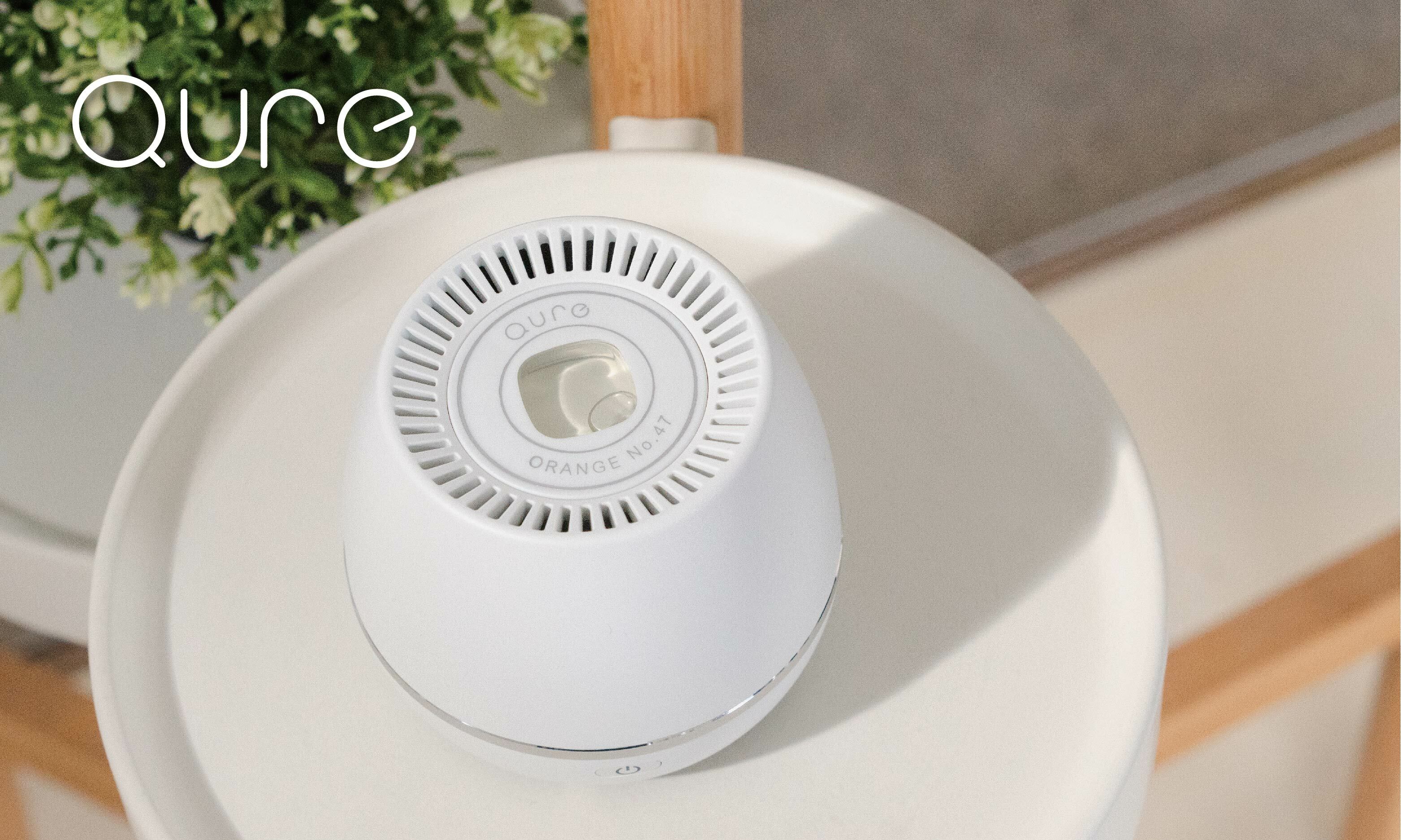 天然 | 純萃 | 便利，專利薄膜擴香技術，緩慢穩定釋放，長效使用。  ① 天然純精油｜獨特擴香技術，100%天然精油膠囊。​ ② 不沾手設計｜專利薄膜擴香技術，替換時不沾手不外漏更方便。​ ③溫和無害UVA｜光觸媒抑菌，抑制空氣中的有害病菌。​