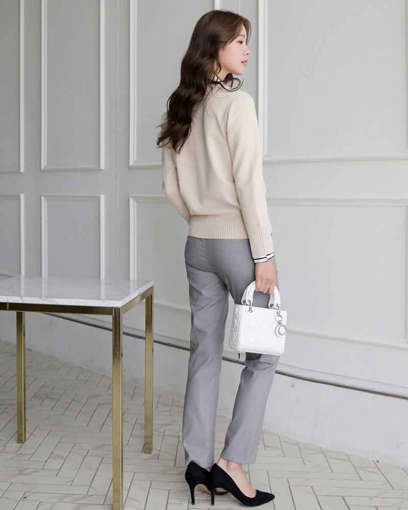 DEER.W 純色V領排釦針織外套 杏色