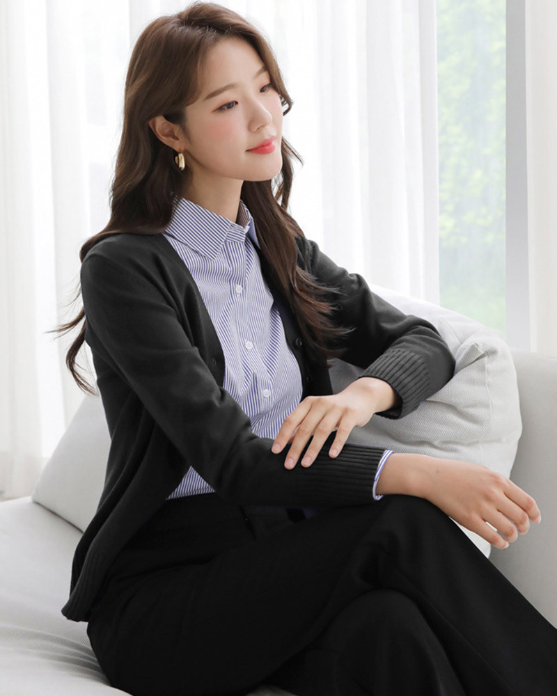 DEER.W 純色V領排釦針織外套 黑色