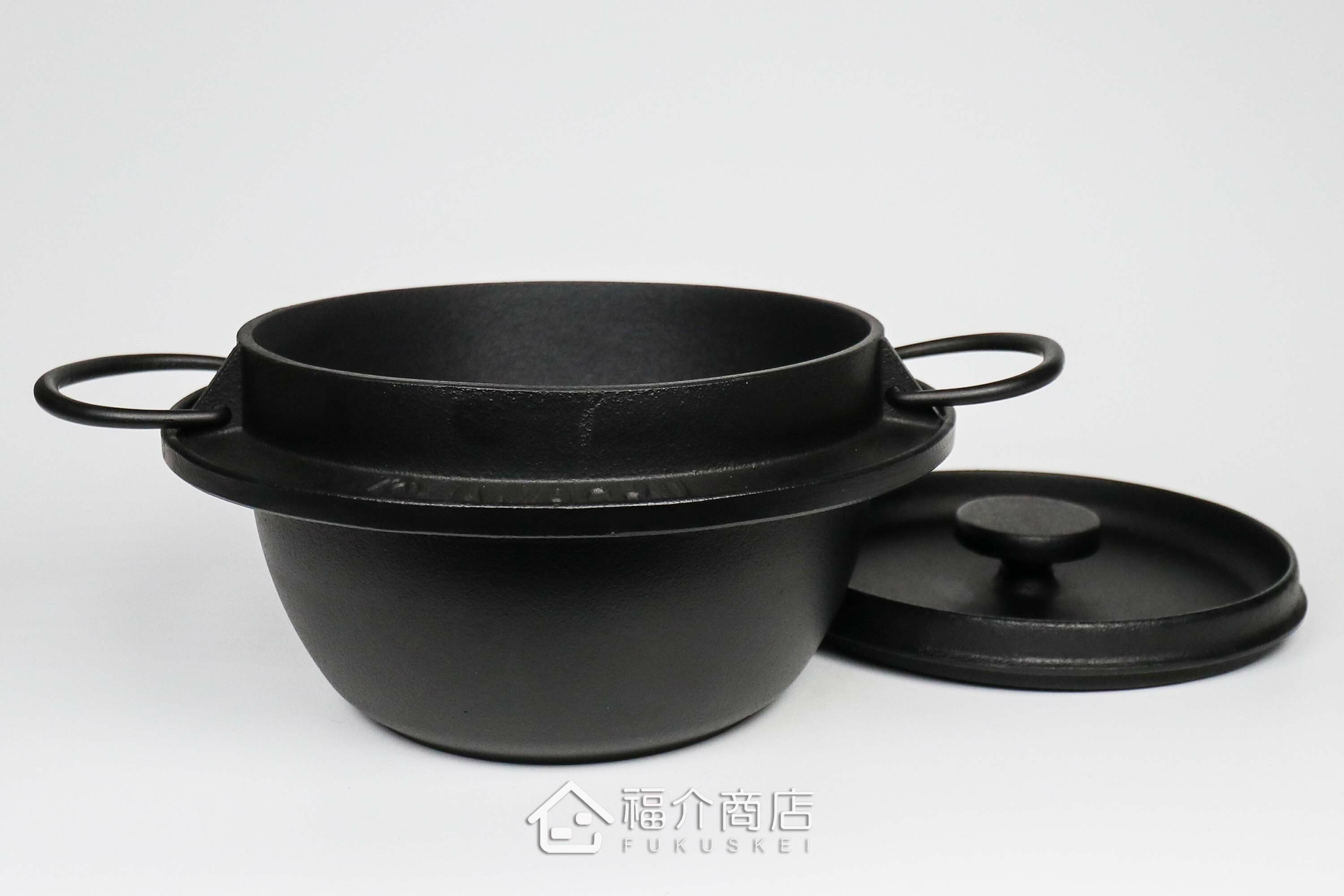 煮飯用的黑色鑄鐵鍋