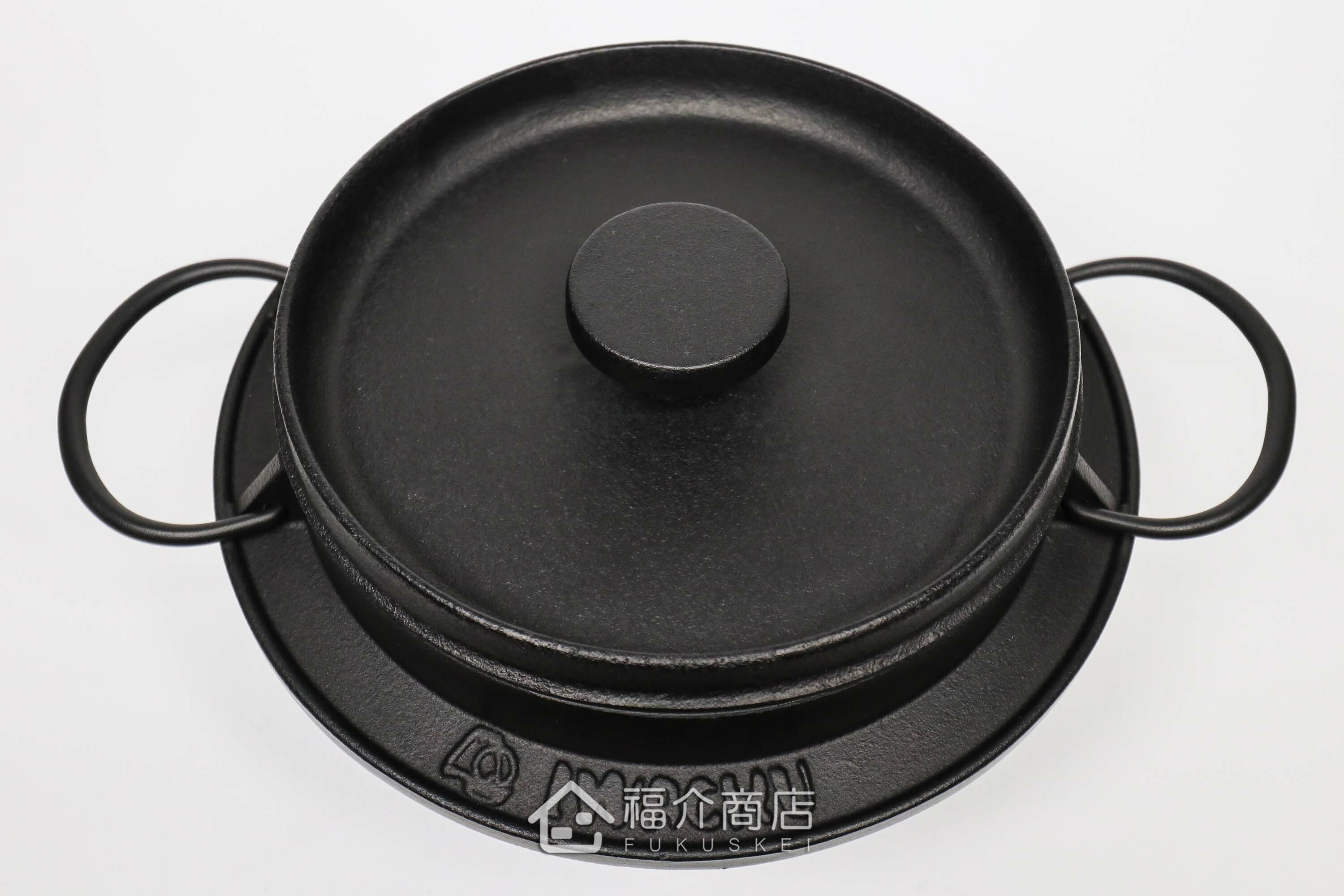 煮飯用的黑色鑄鐵鍋