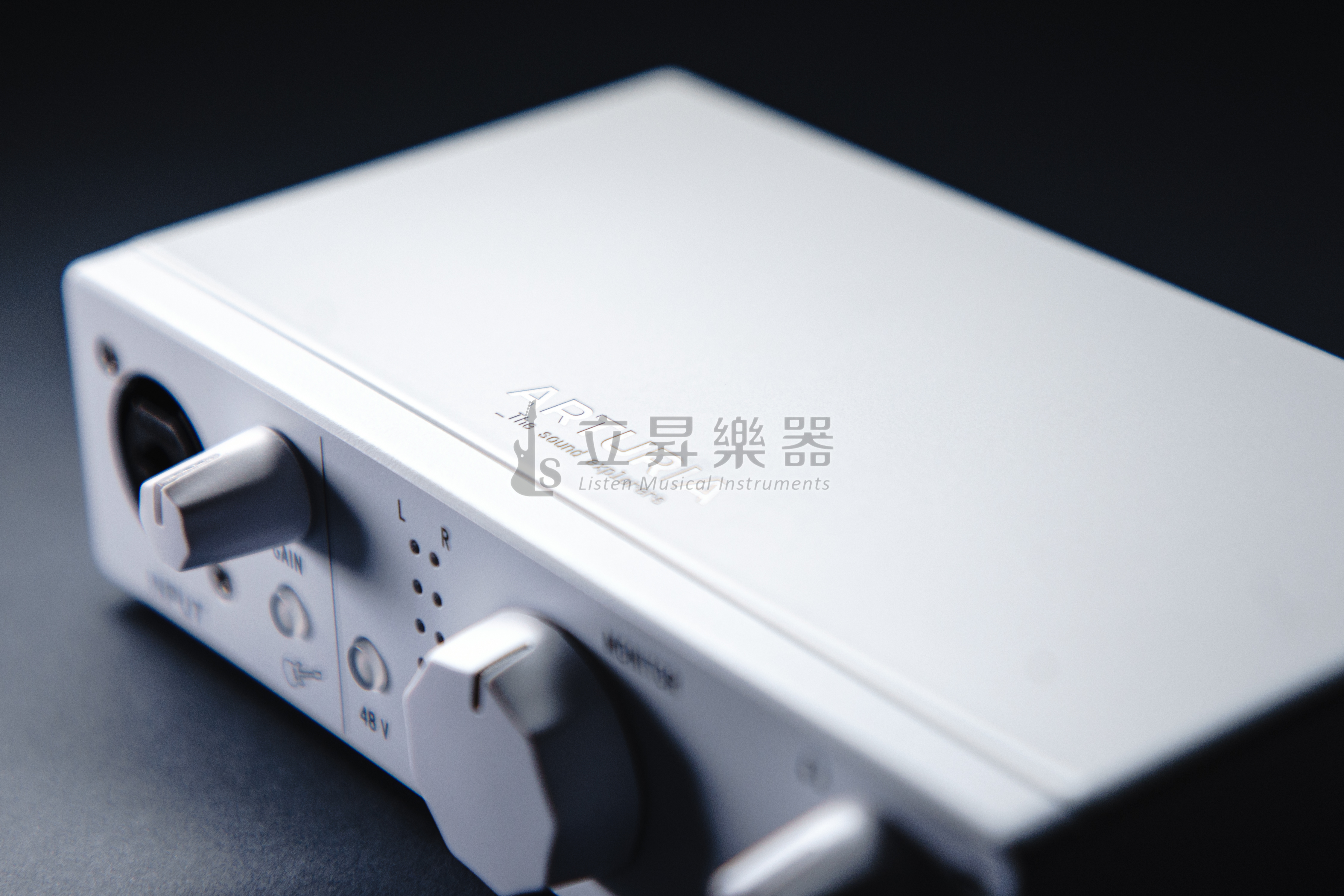 Arturia Arturia MiniFuse1 USB 便攜式 錄音介面 一進二出 黑白雙色可選 第 3 張圖片｜三峽鍵盤 / 鋼琴