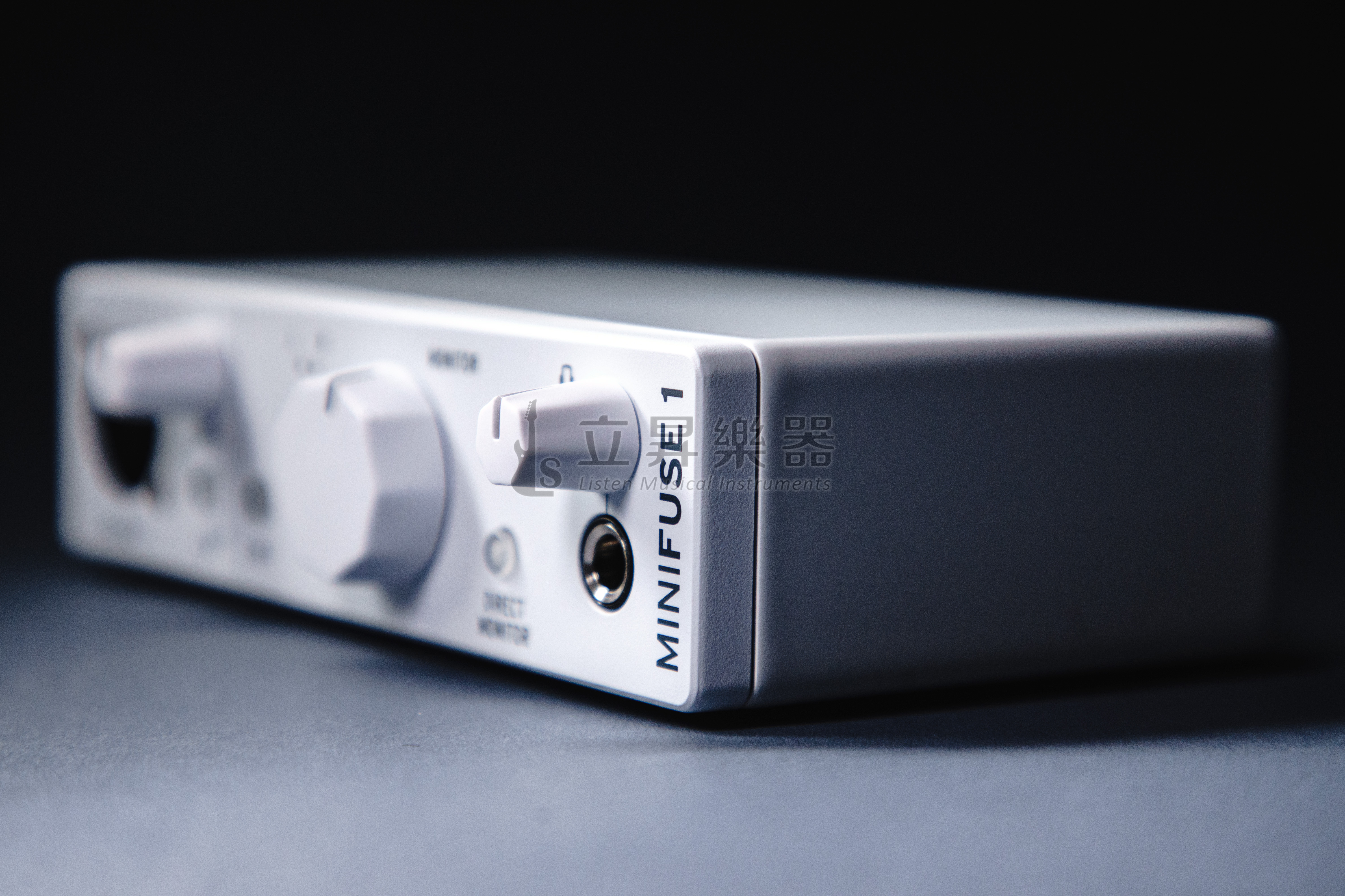 Arturia Arturia MiniFuse1 USB 便攜式 錄音介面 一進二出 黑白雙色可選 第 5 張圖片｜三峽鍵盤 / 鋼琴