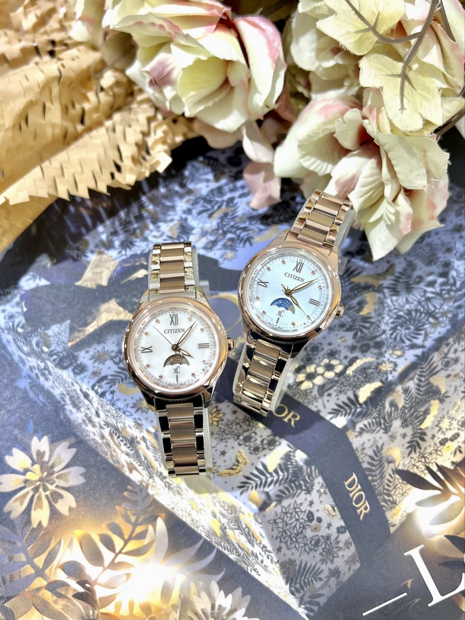 【CITIZEN 星辰】XC系列 典雅極致月相電波鈦金屬腕錶 EE1004-57A  (29mm) 現代鐘錶