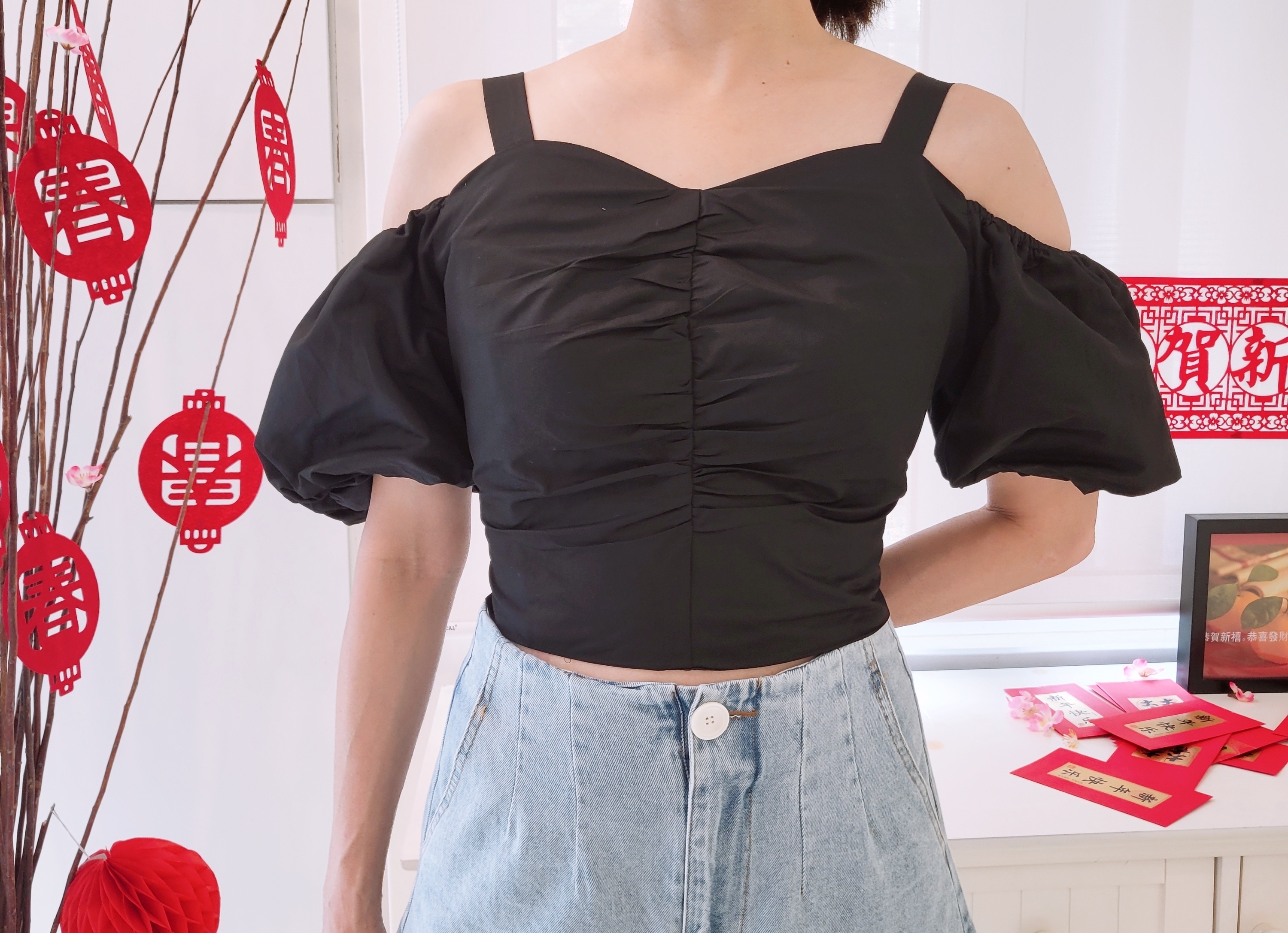 STRAP PUFF SLEEVE BLOUSE