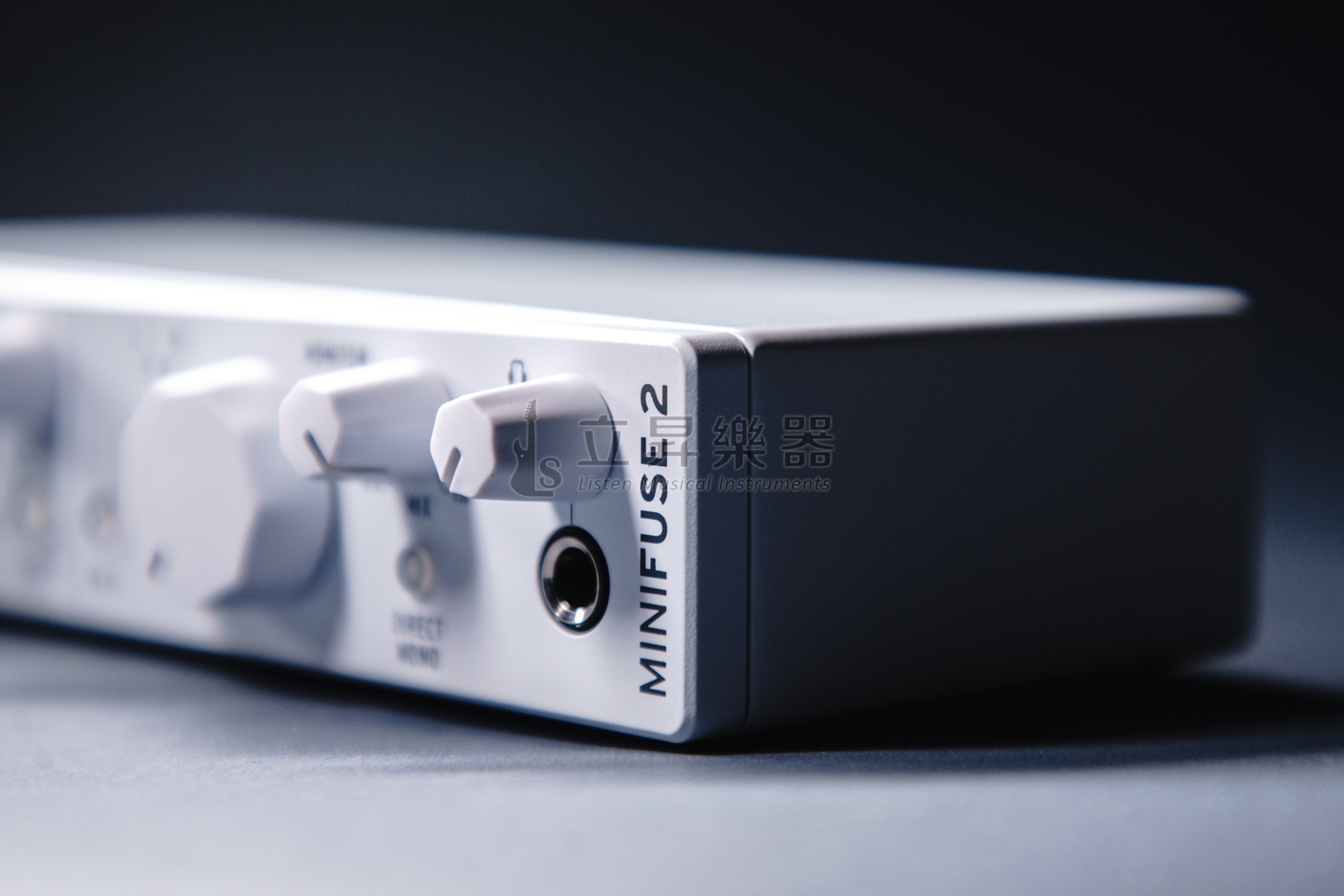 Arturia Arturia MiniFuse2 USB 便攜式 錄音介面 二進二出 附Midi in/out 黑白雙色可選 第 5 張圖片｜三峽麥克風