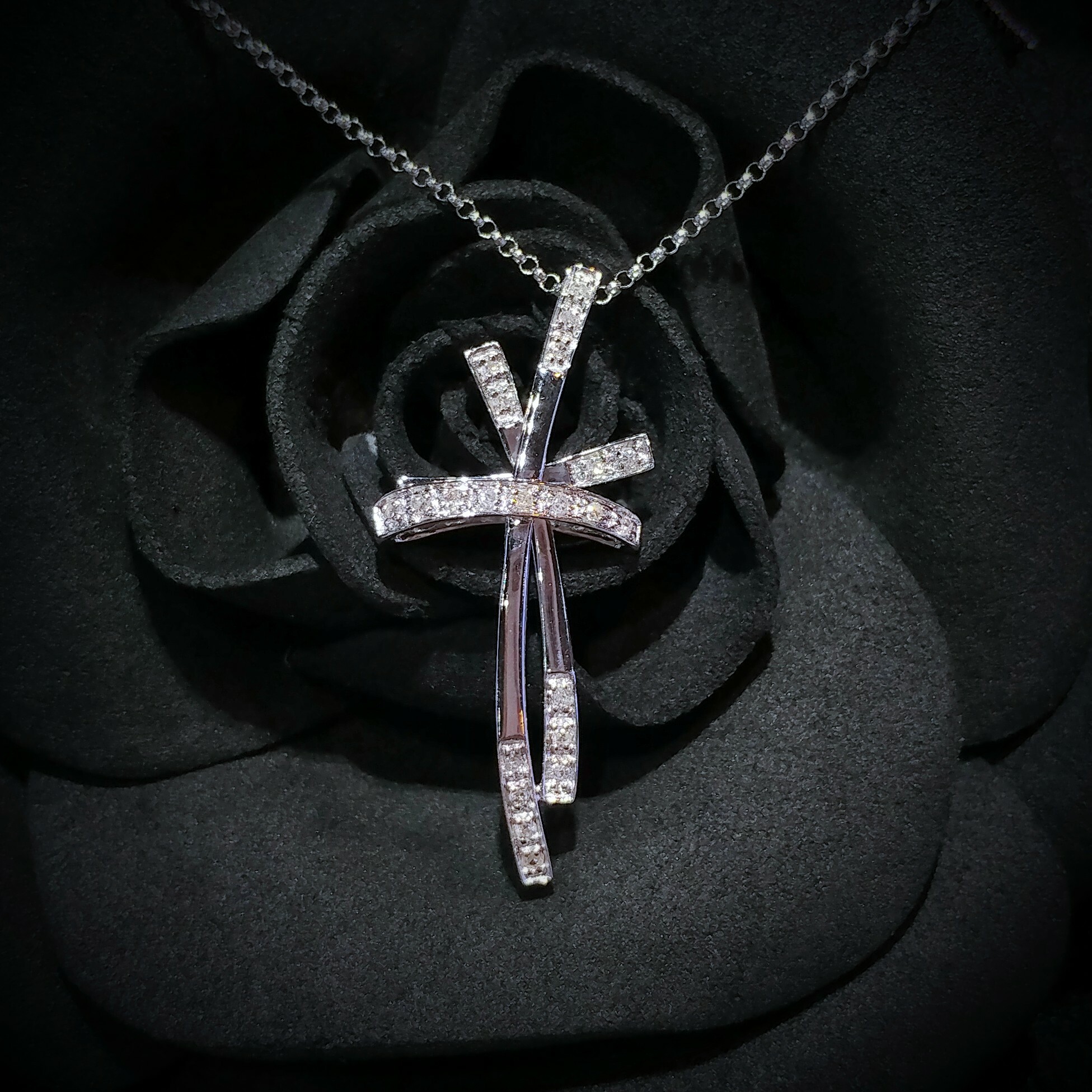 18K White Gold 0.07ct Diamond Pendant