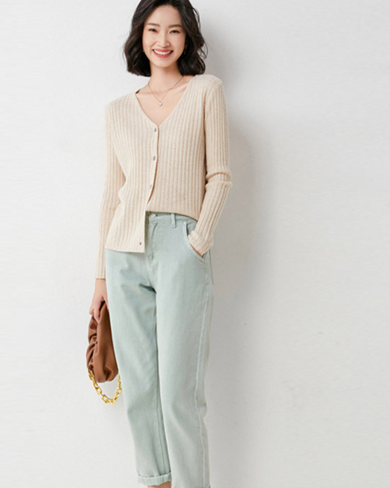 DEER.W V領坑條針織外套上衣 杏色