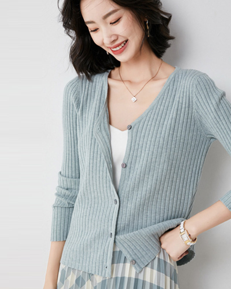 DEER.W V領坑條針織外套上衣 灰綠