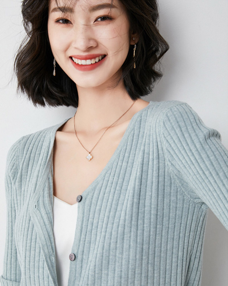 DEER.W V領坑條針織外套上衣 灰綠