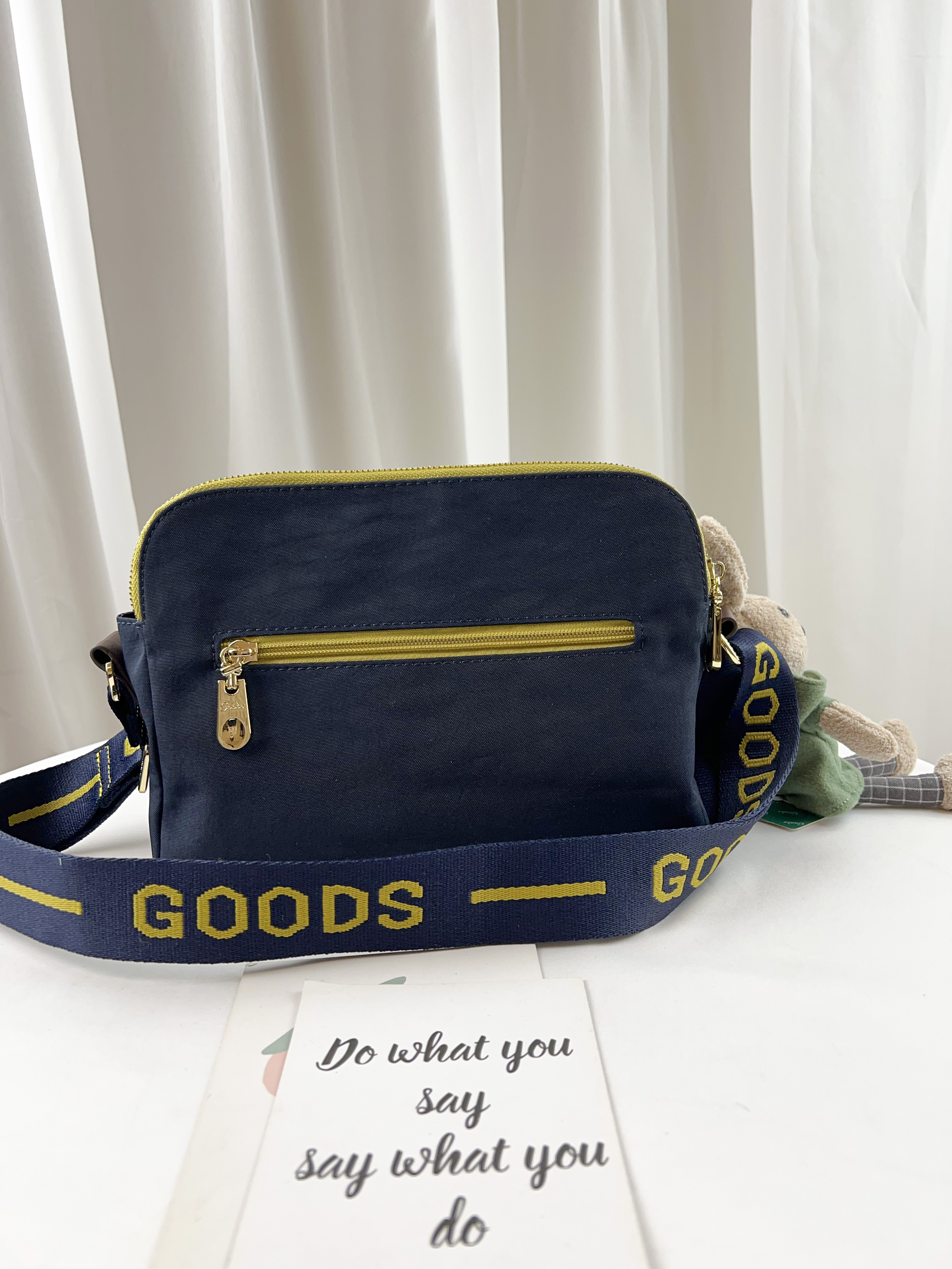 GOODS 織帶黃藍 丹寧防潑水側背包 附小熊吊飾 #2789