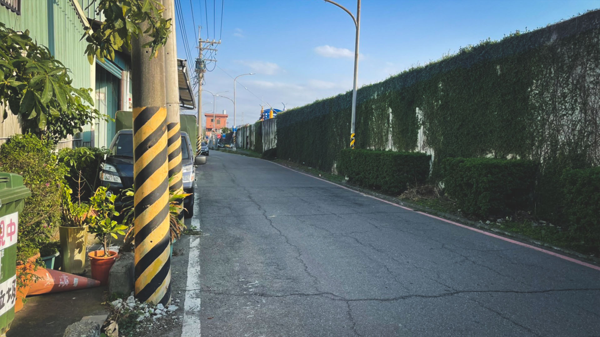 露營中毒本鋪的門口。北部露營用品實體店面，擁有多項露營推薦的商品，鄰近高速公路，附近可停車，方便快速的地理位置讓你好選購露營用品。