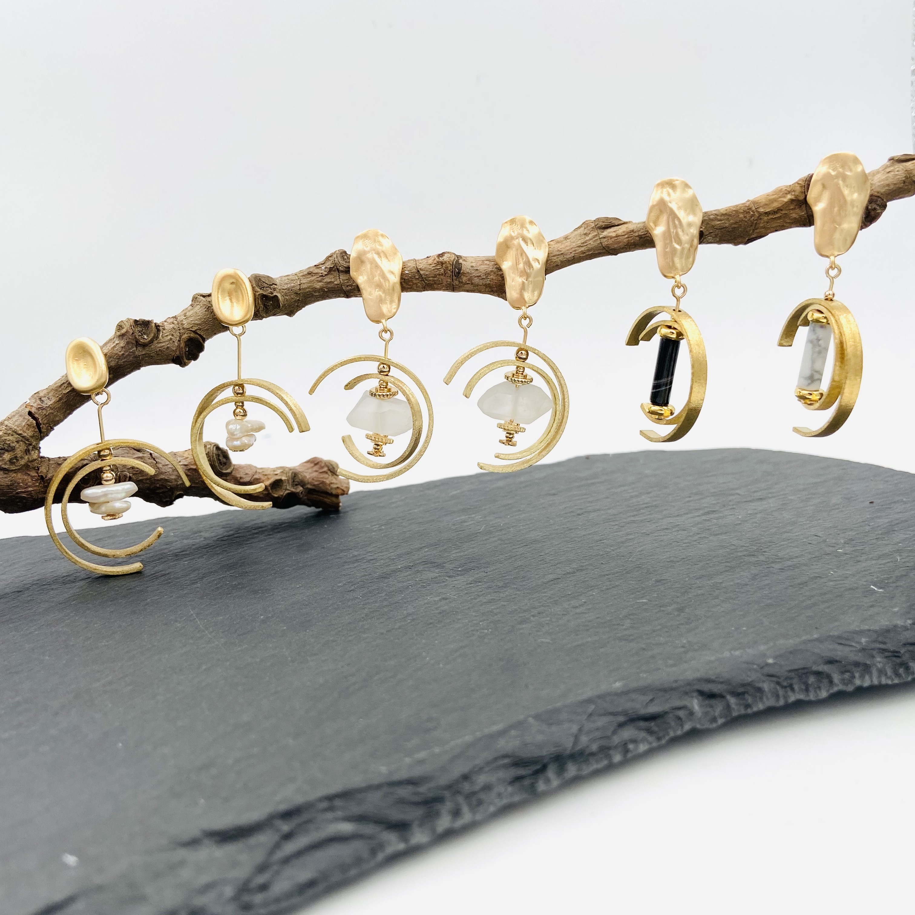 COLE COOL獨家設計的珍珠耳環