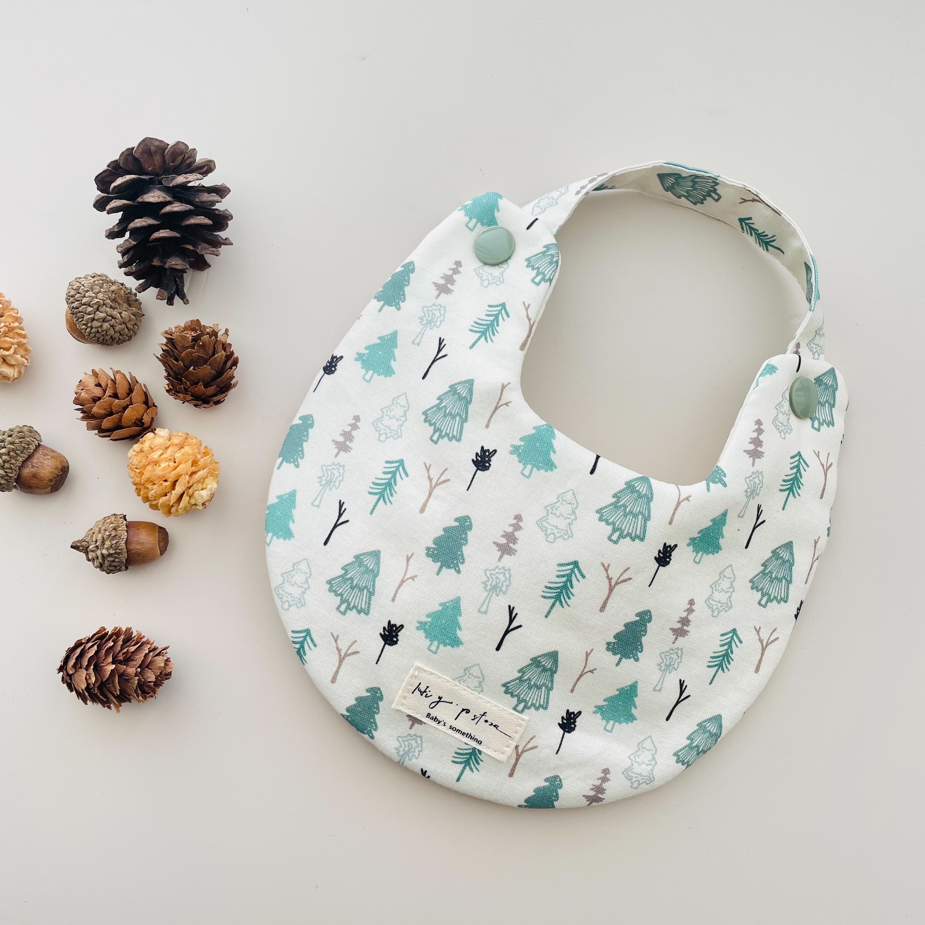 Hi Y.P store-手作圍兜-小小森林