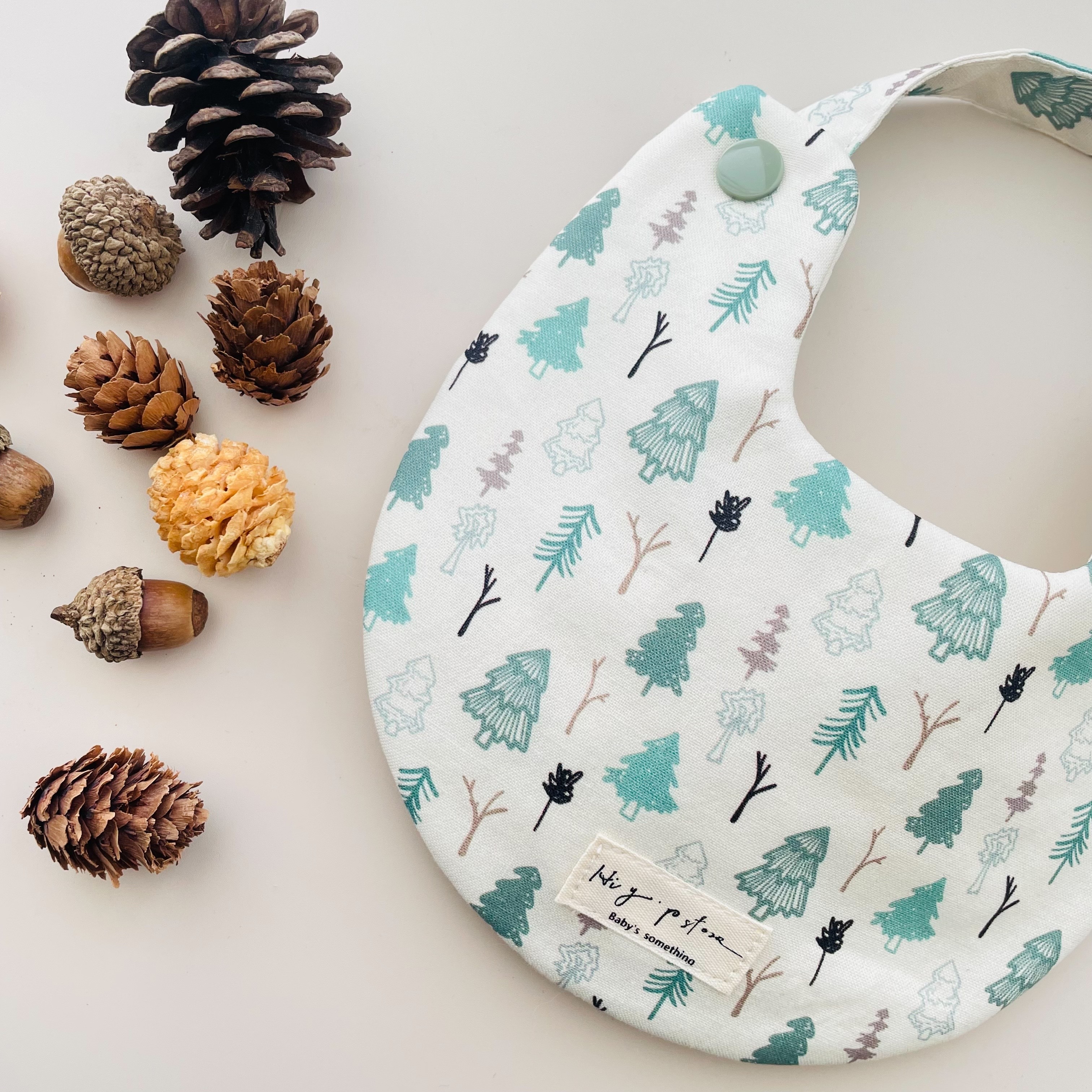 Hi Y.P store-手作圍兜-小小森林