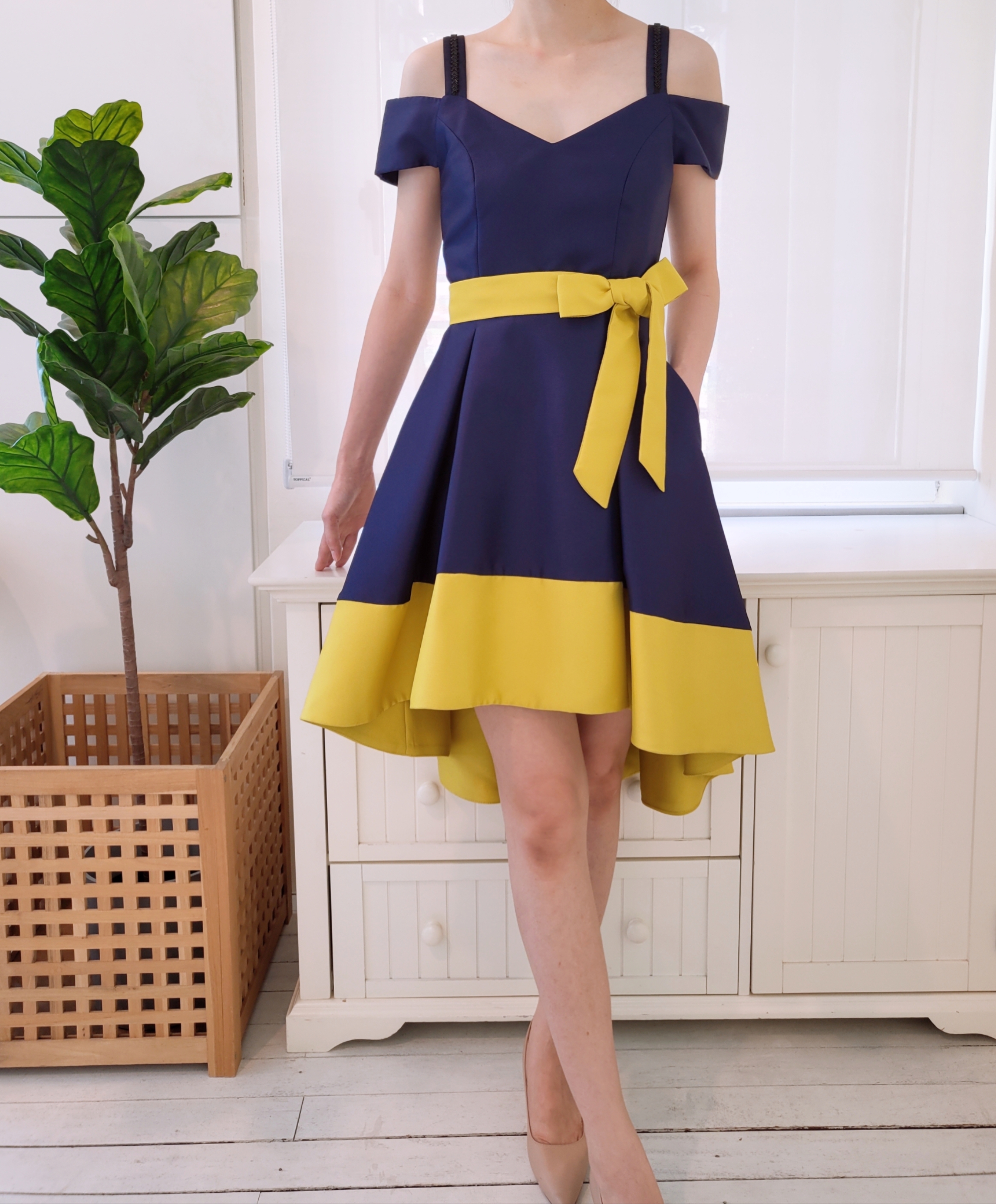 STRAP TWO TONE DROP SHOULDER DRESS