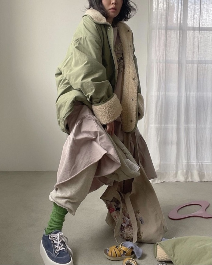 服飾,穿搭,韓國連線,衛衣,外套,背心,下身,VL,新沙洞,上衣,衛衣,踢恤,洋裝,韓妞,服裝,穿搭,韓國連線,外套,大衣,搖粒絨,運動棉褲,套裝,