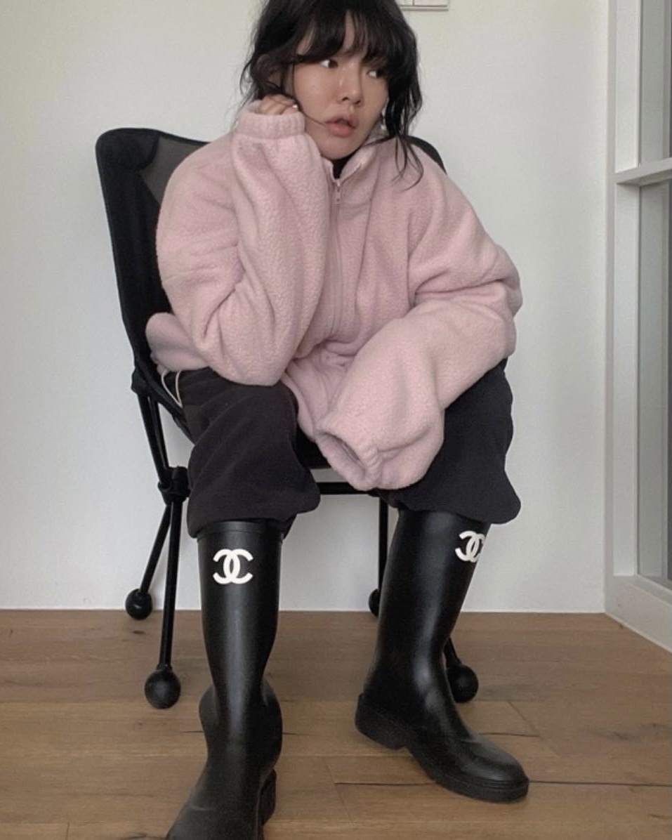 服飾,穿搭,韓國連線,衛衣,外套,背心,下身,VL,新沙洞,上衣,衛衣,踢恤,洋裝,韓妞,服裝,穿搭,韓國連線,外套,大衣,搖粒絨,運動棉褲,套裝,