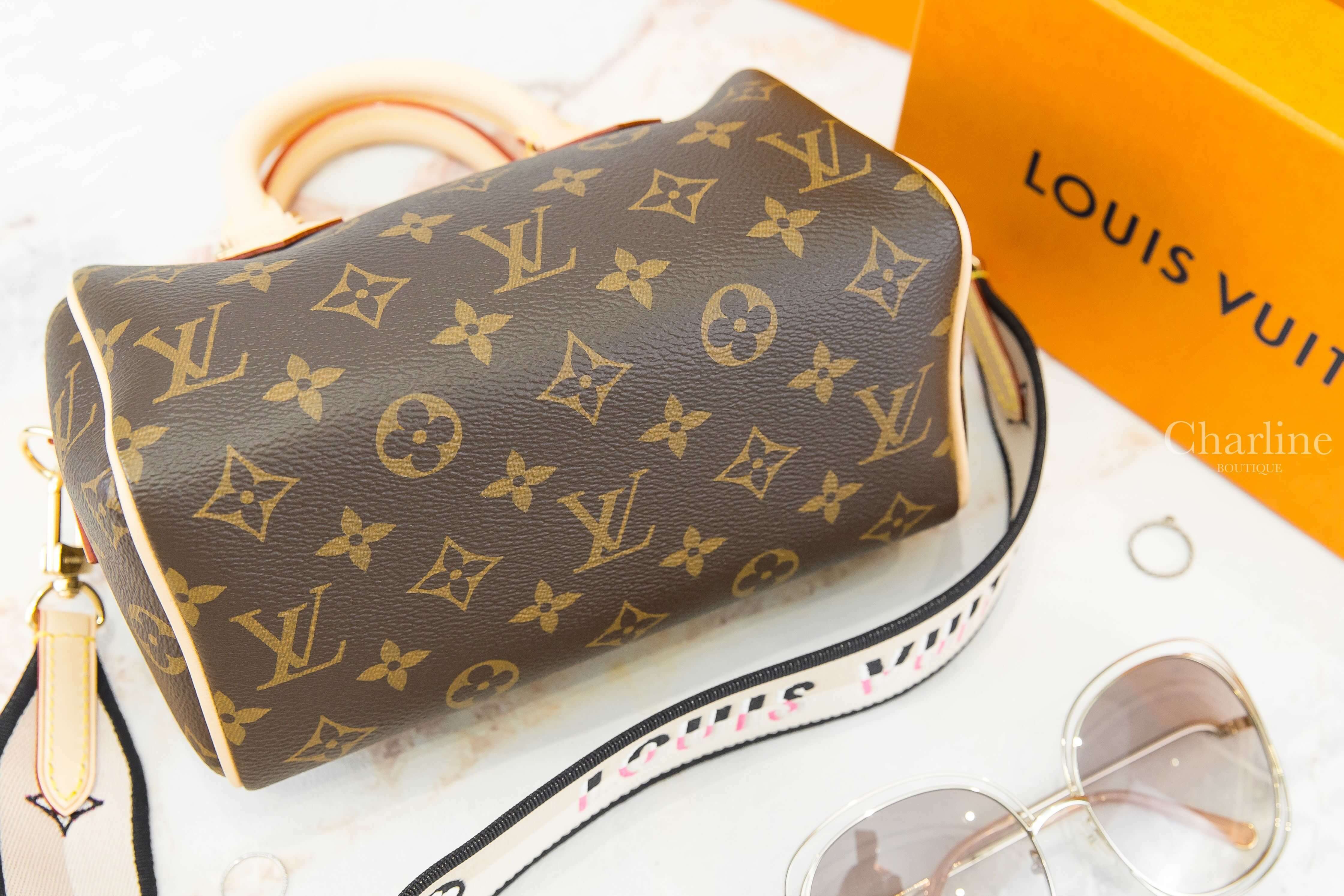 Louis Vuitton Speedy Bandoulière 20 Bag 咖啡色老花帆布米色刺繡黑滾邊寬背帶小牛皮提把手提肩背包-Charline Boutique 精品代購