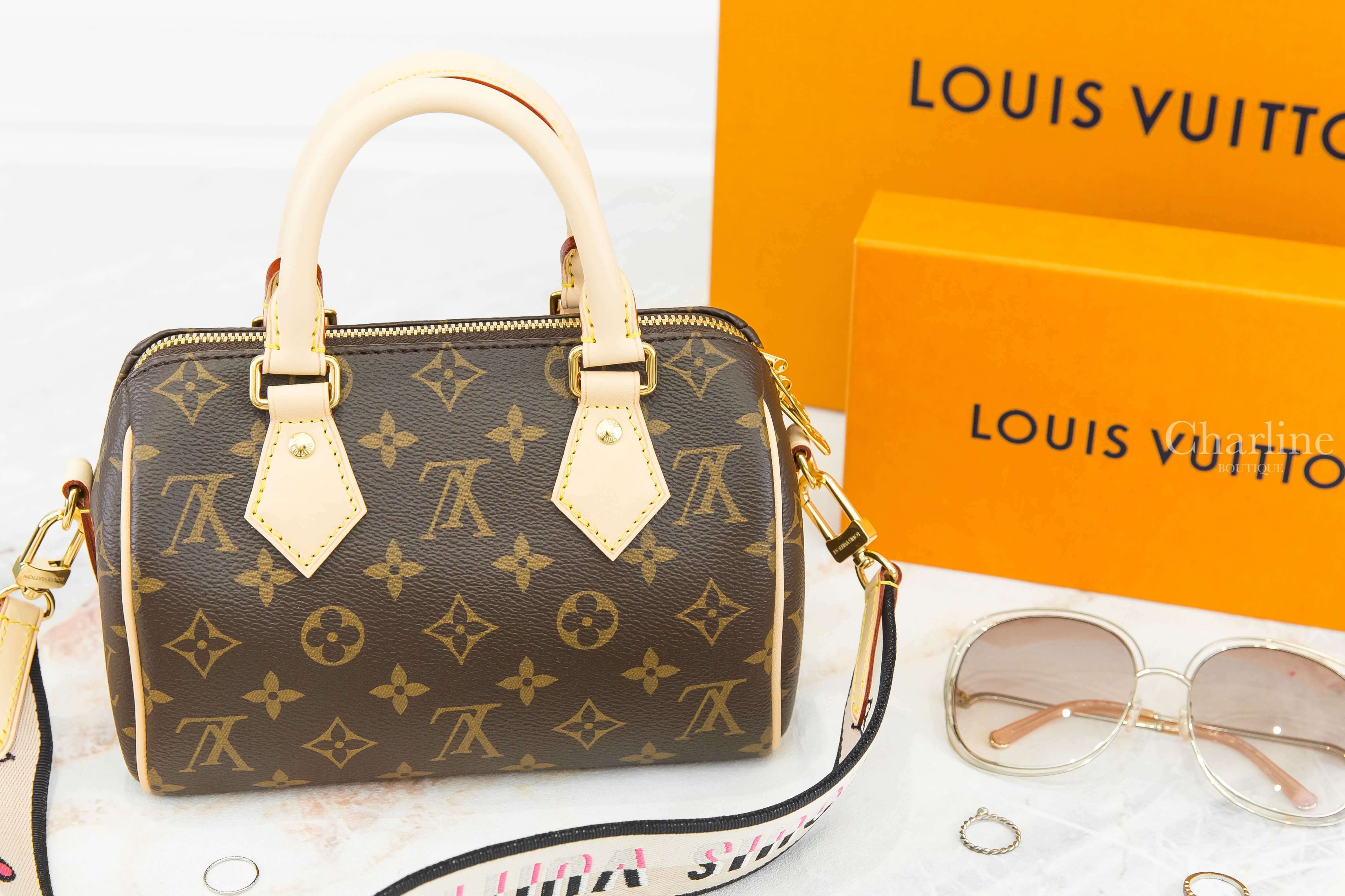 Louis Vuitton Speedy Bandoulière 20 Bag 咖啡色老花帆布米色刺繡黑滾邊寬背帶小牛皮提把手提肩背包-Charline Boutique 精品代購