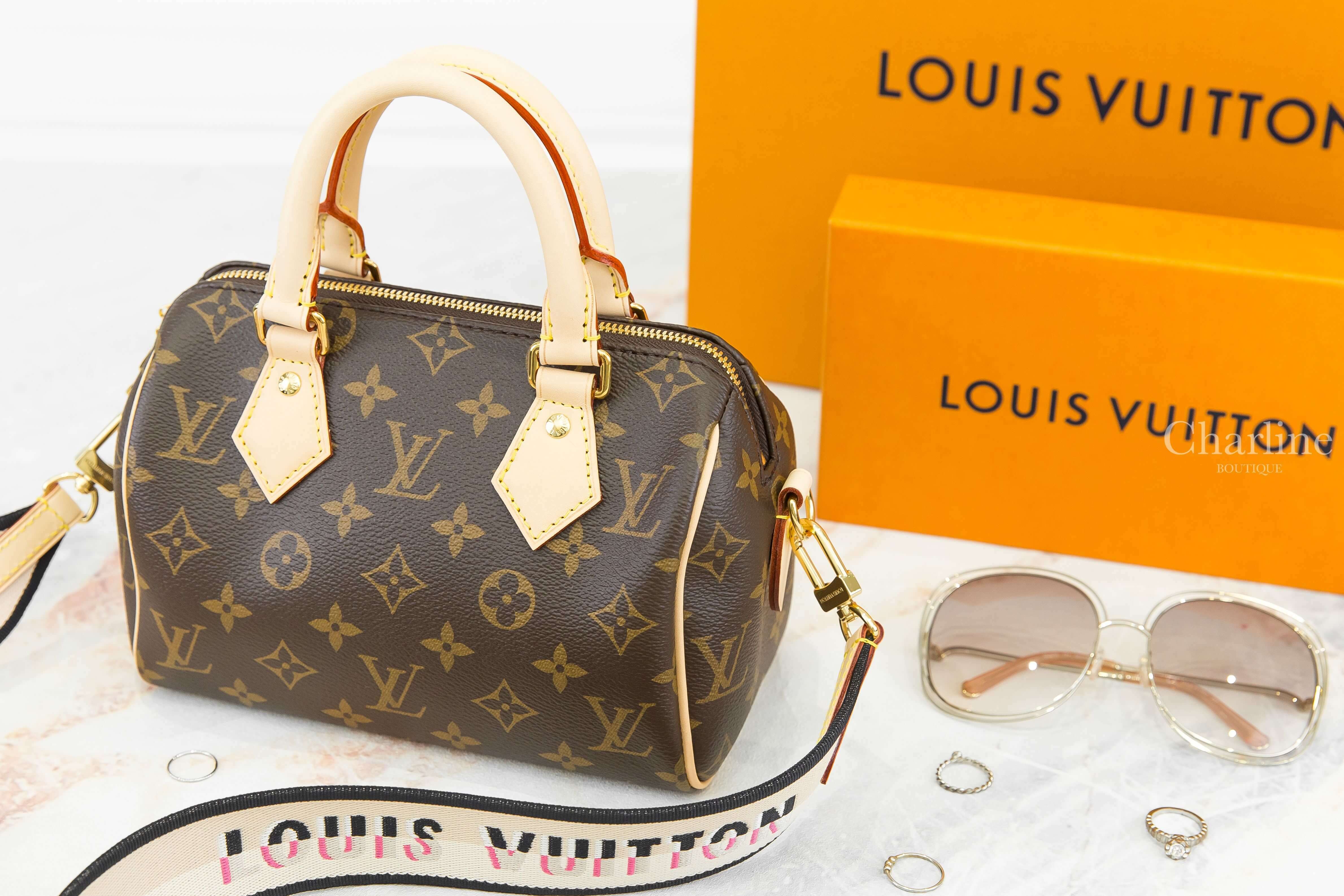 Louis Vuitton Speedy Bandoulière 20 Bag 咖啡色老花帆布米色刺繡黑滾邊寬背帶小牛皮提把手提肩背包-Charline Boutique 精品代購