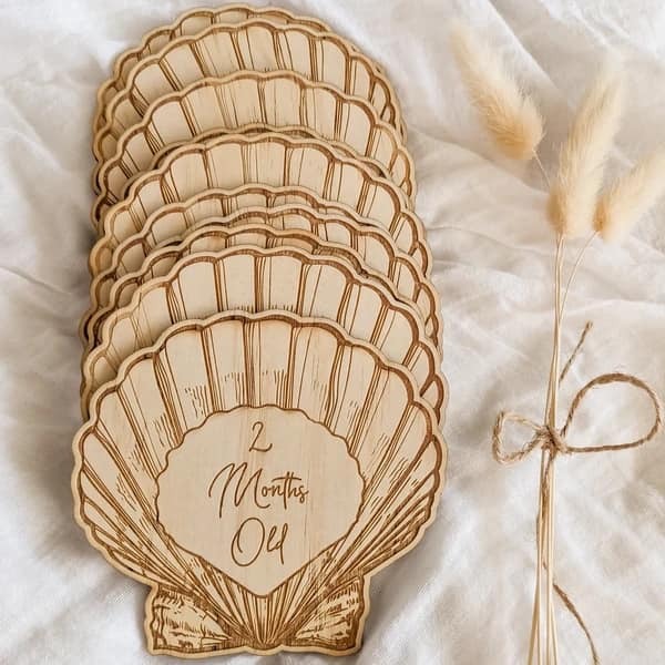 多款木製里程碑