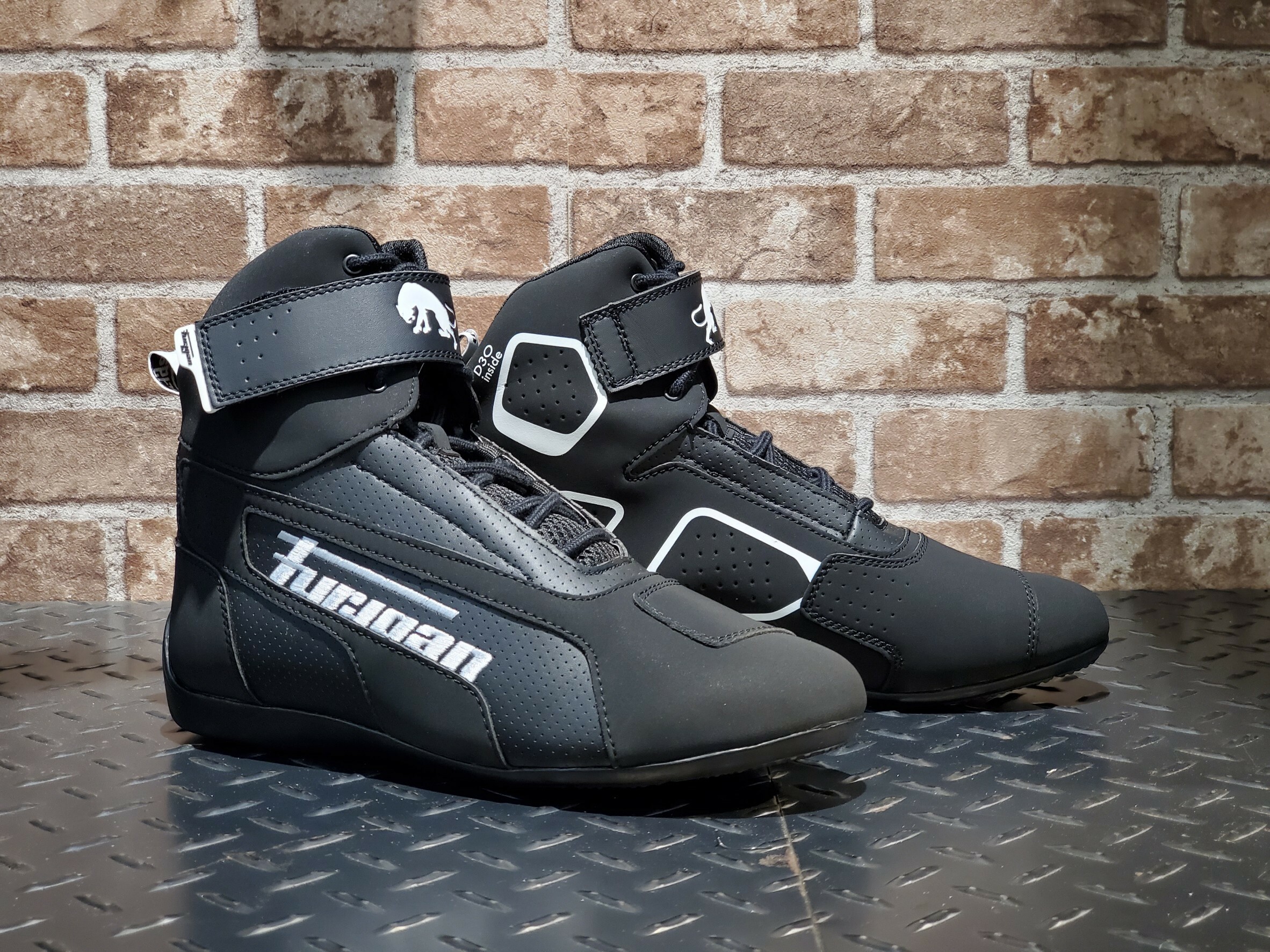 FURYGAN ZEPHYR AIR D3O BLACK/WHITE 黑白 休閒靴