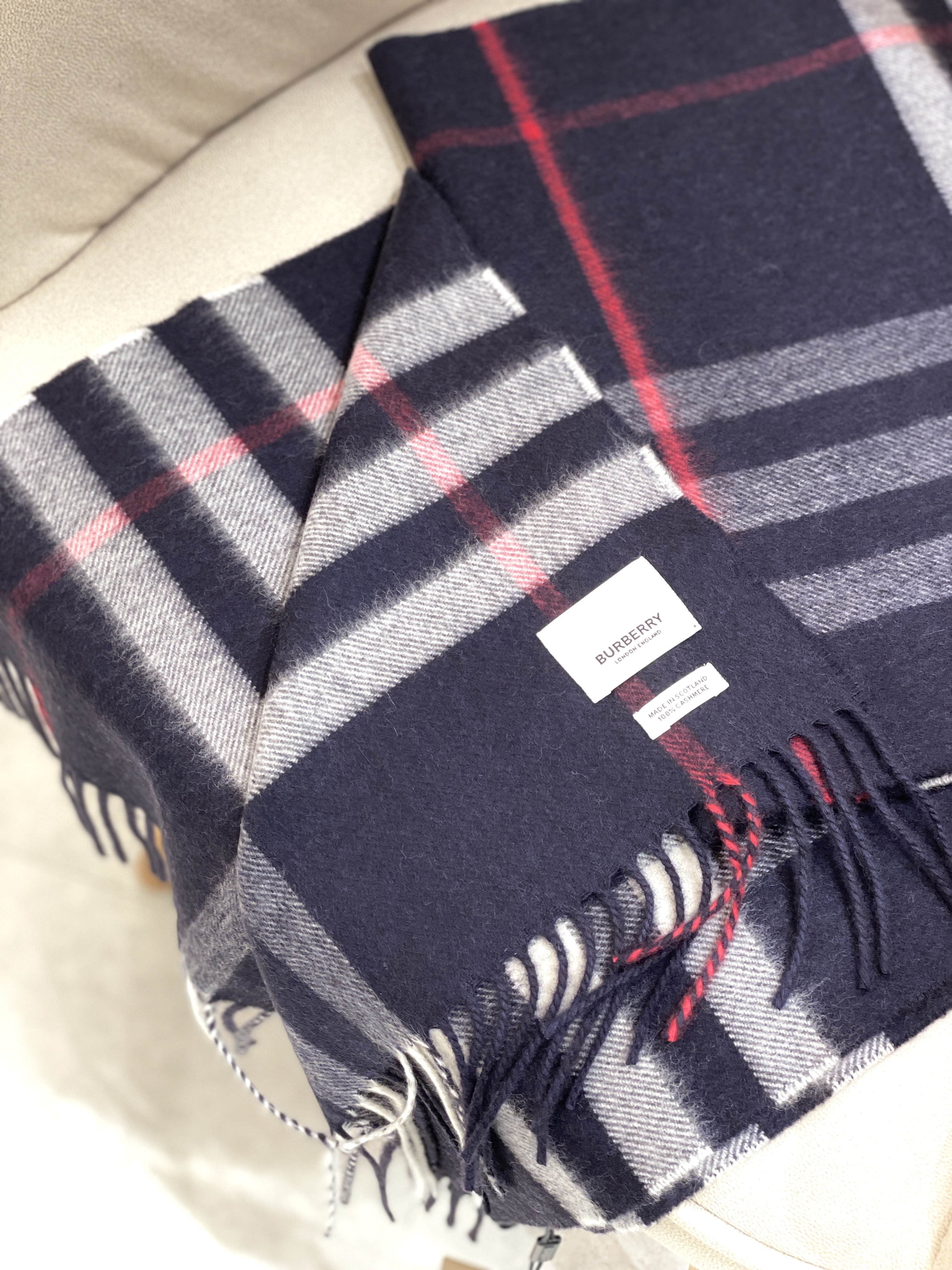 BURBERRY Cashmere Scarf