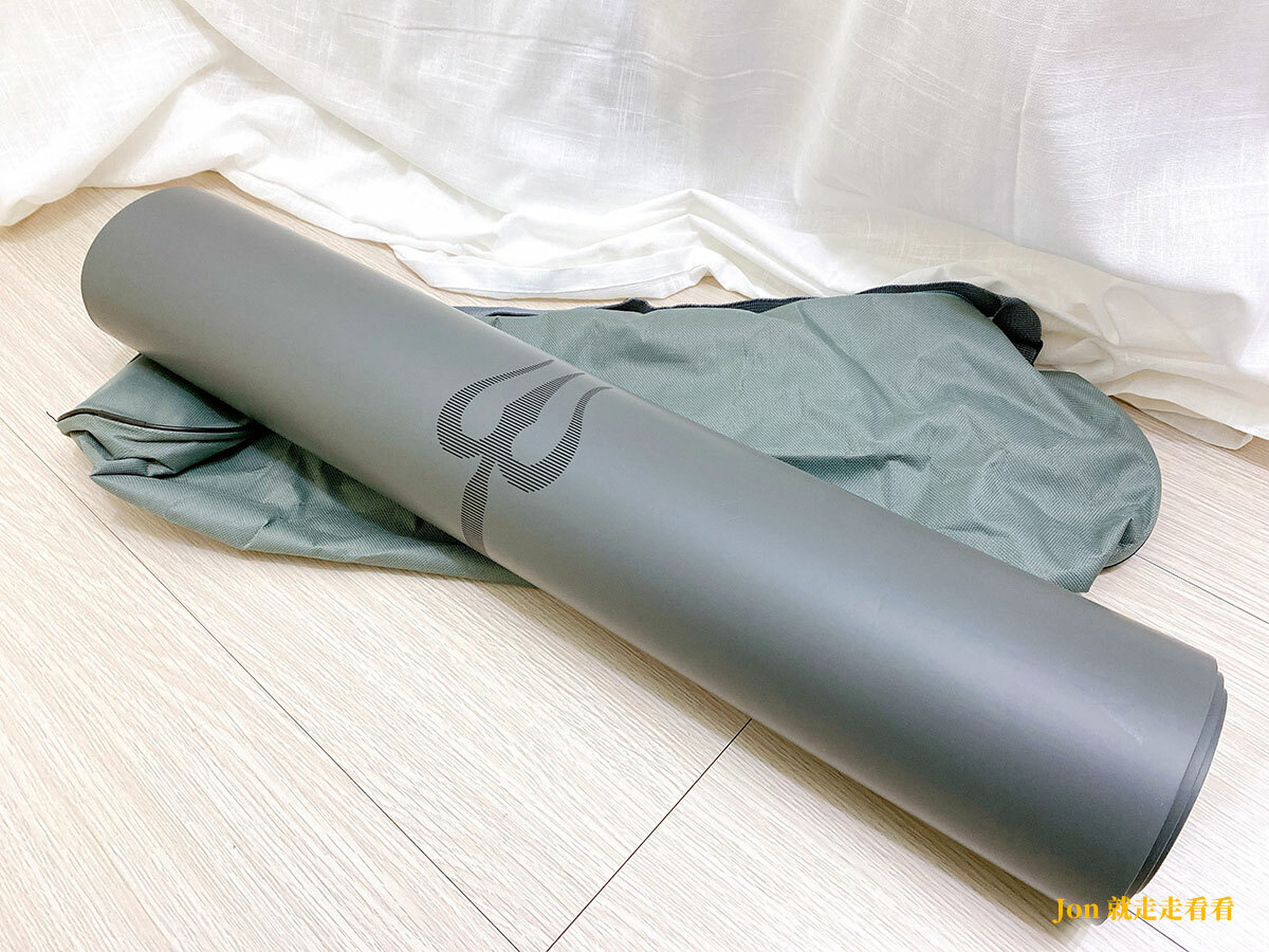 JON就走走看看 推薦倍麗森瑜珈墊+專利拉背器，持續運動才是保護身體最好的方法
