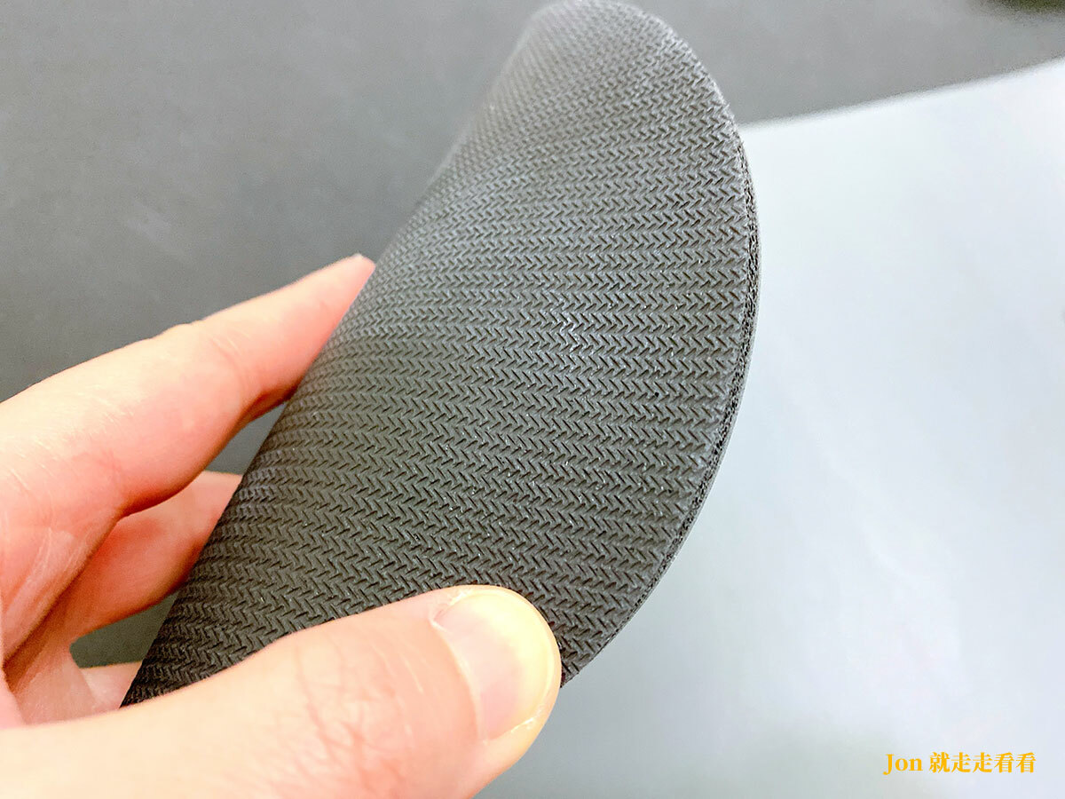 JON就走走看看 推薦倍麗森瑜珈墊+專利拉背器，持續運動才是保護身體最好的方法