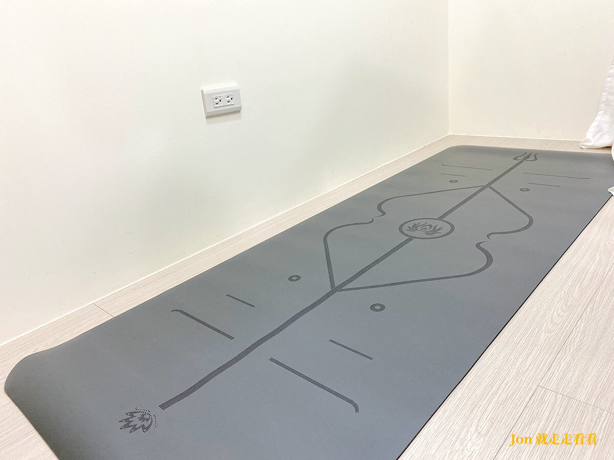 JON就走走看看 推薦倍麗森瑜珈墊+專利拉背器，持續運動才是保護身體最好的方法