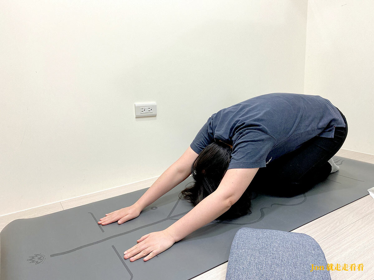 JON就走走看看 推薦倍麗森瑜珈墊+專利拉背器，持續運動才是保護身體最好的方法