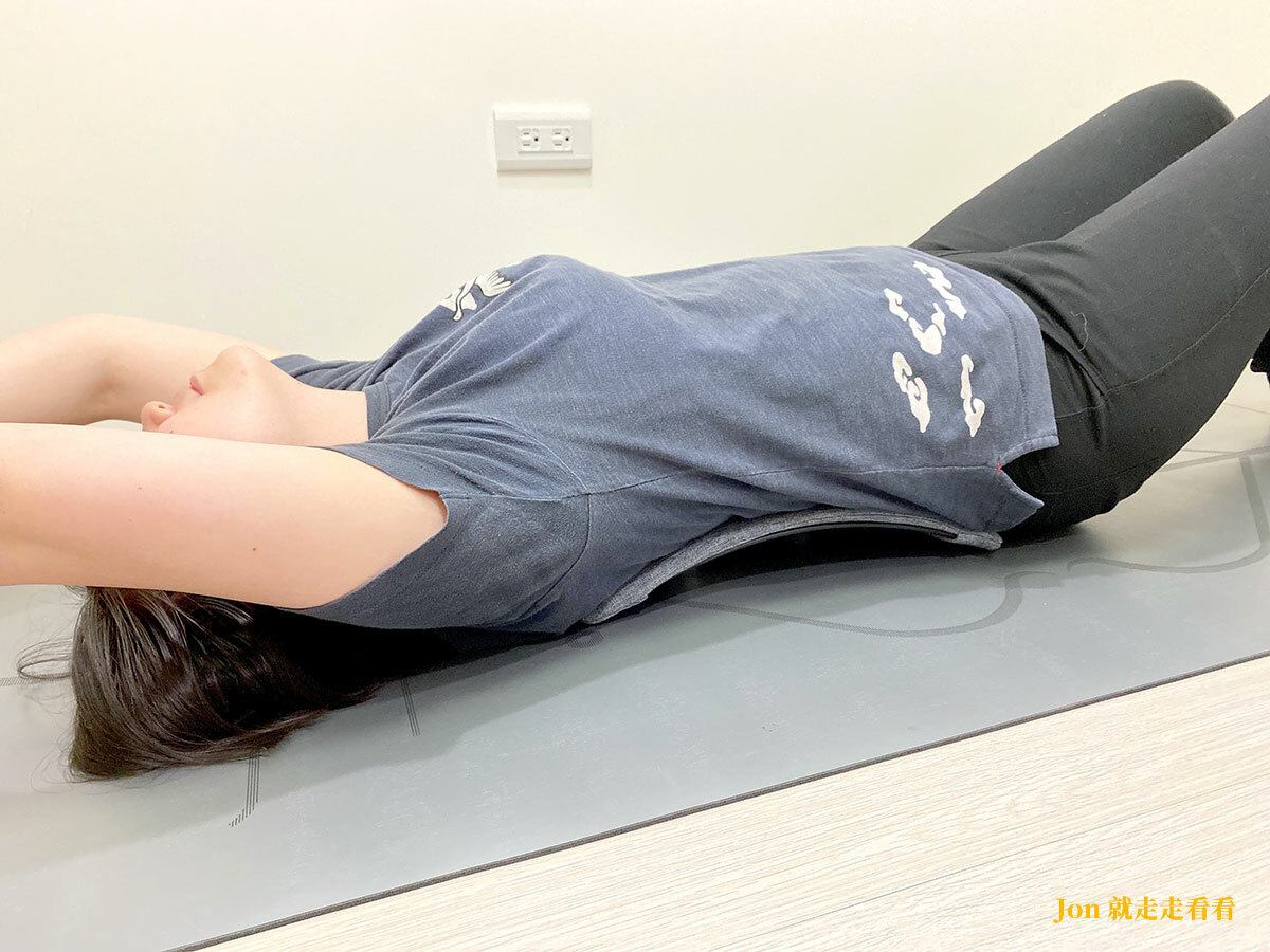 JON就走走看看 推薦倍麗森瑜珈墊+專利拉背器，持續運動才是保護身體最好的方法