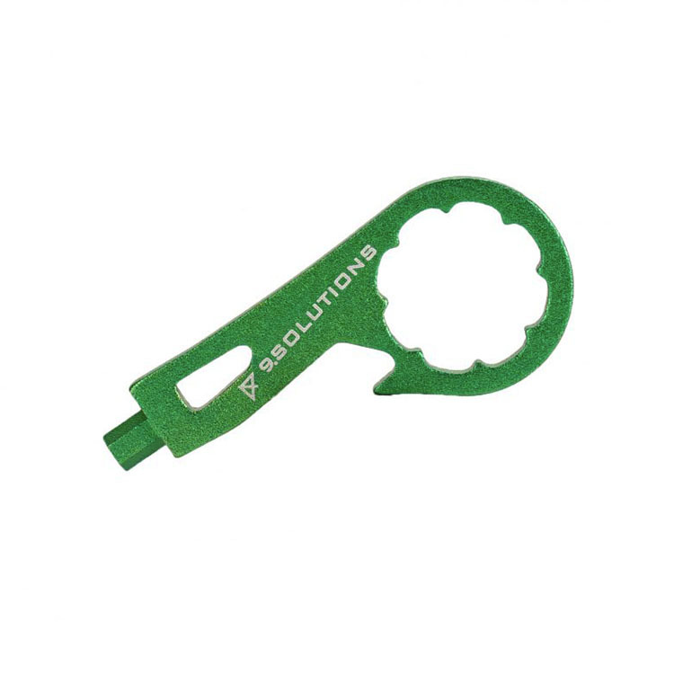 9.SOLUTIONS 多功能工具（GoPro翼形螺絲板手）